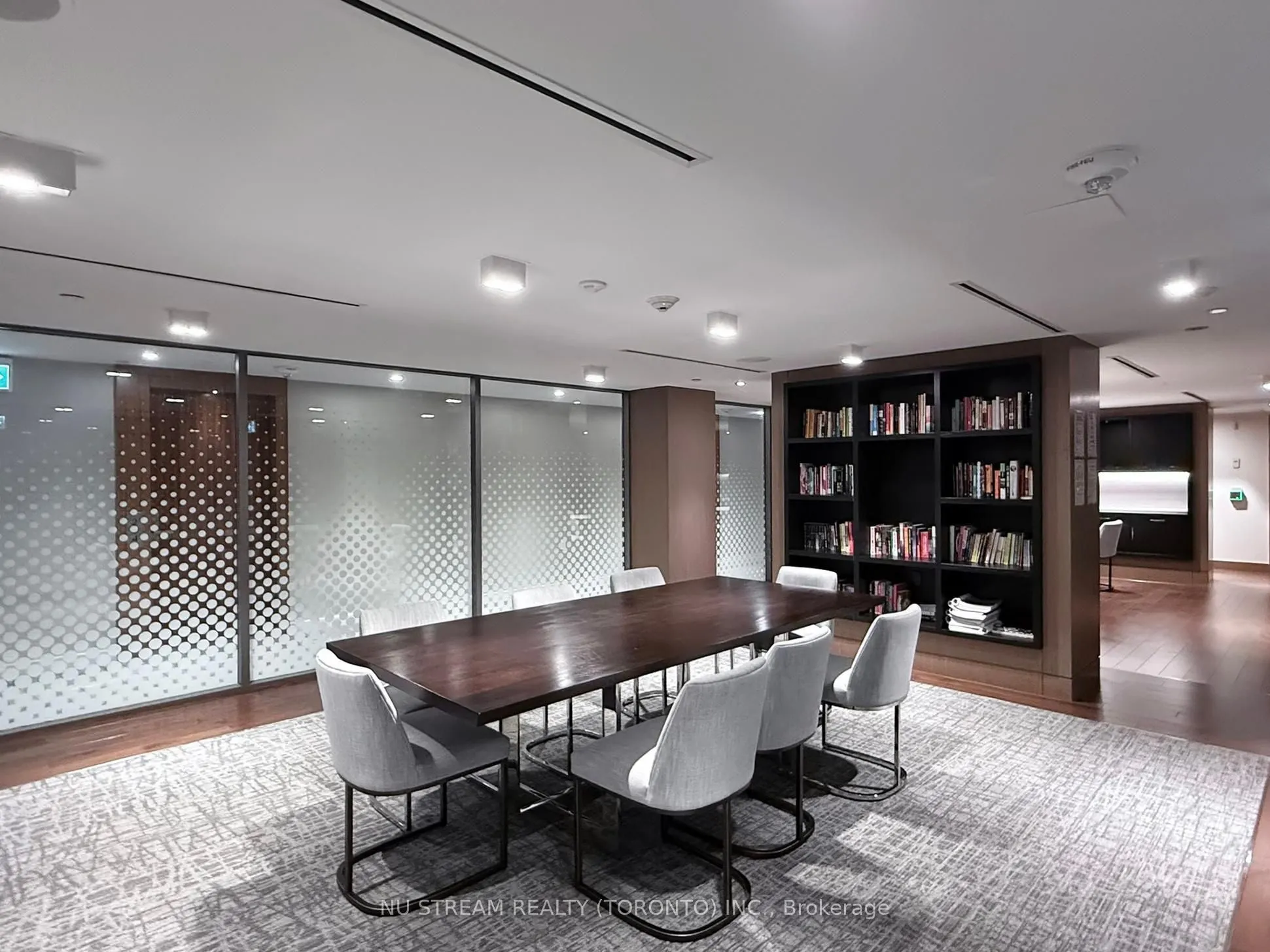 15 Queens Quay East Quay E, #2106
