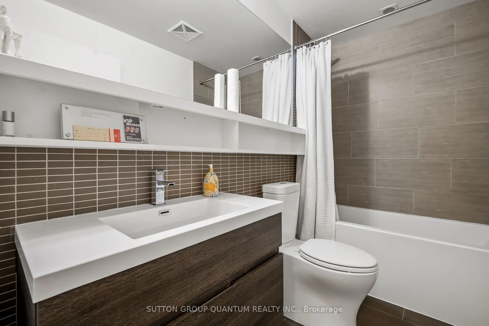1239 Dundas Street W, #502