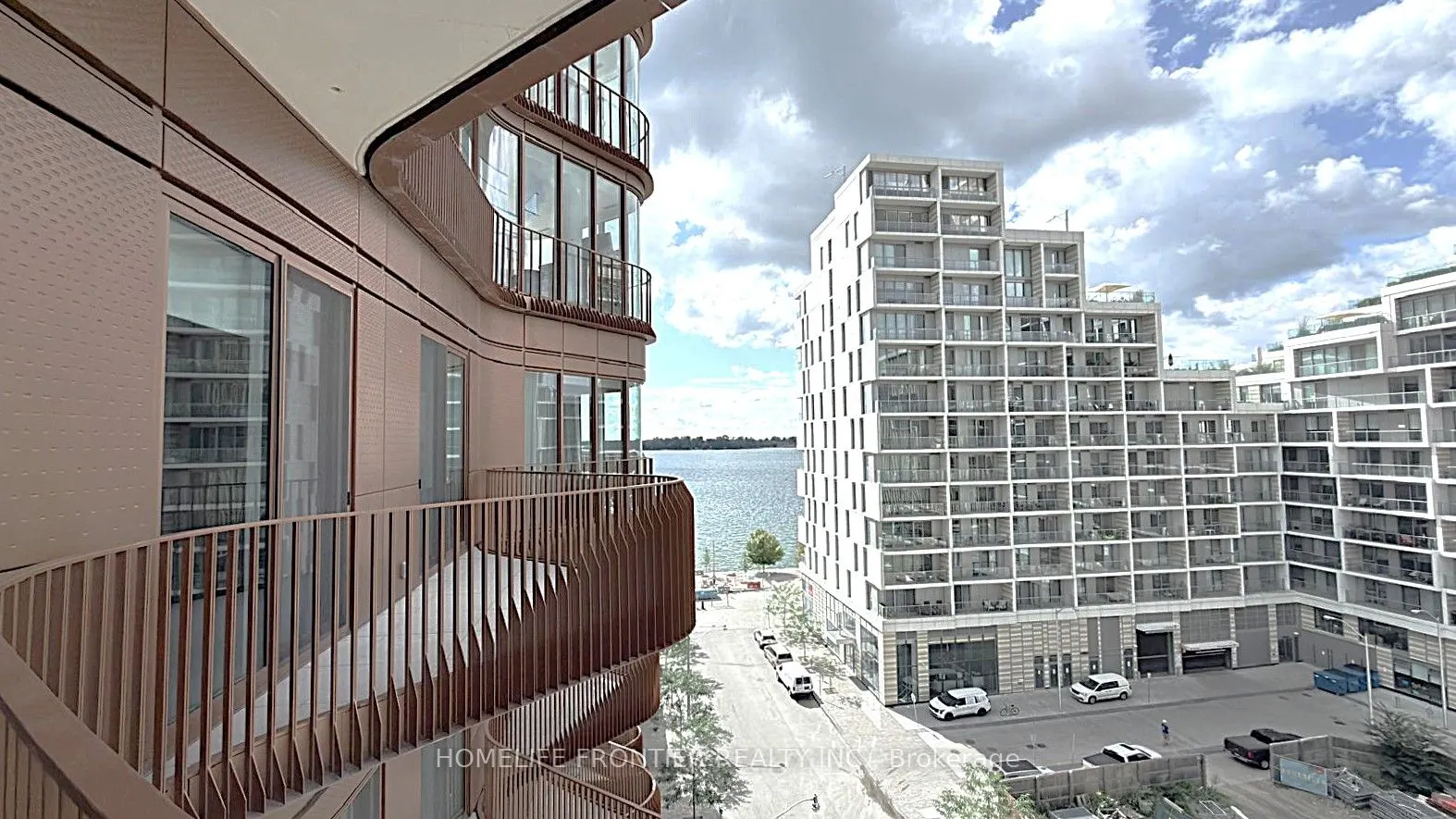 155 Merchants' Wharf, #723