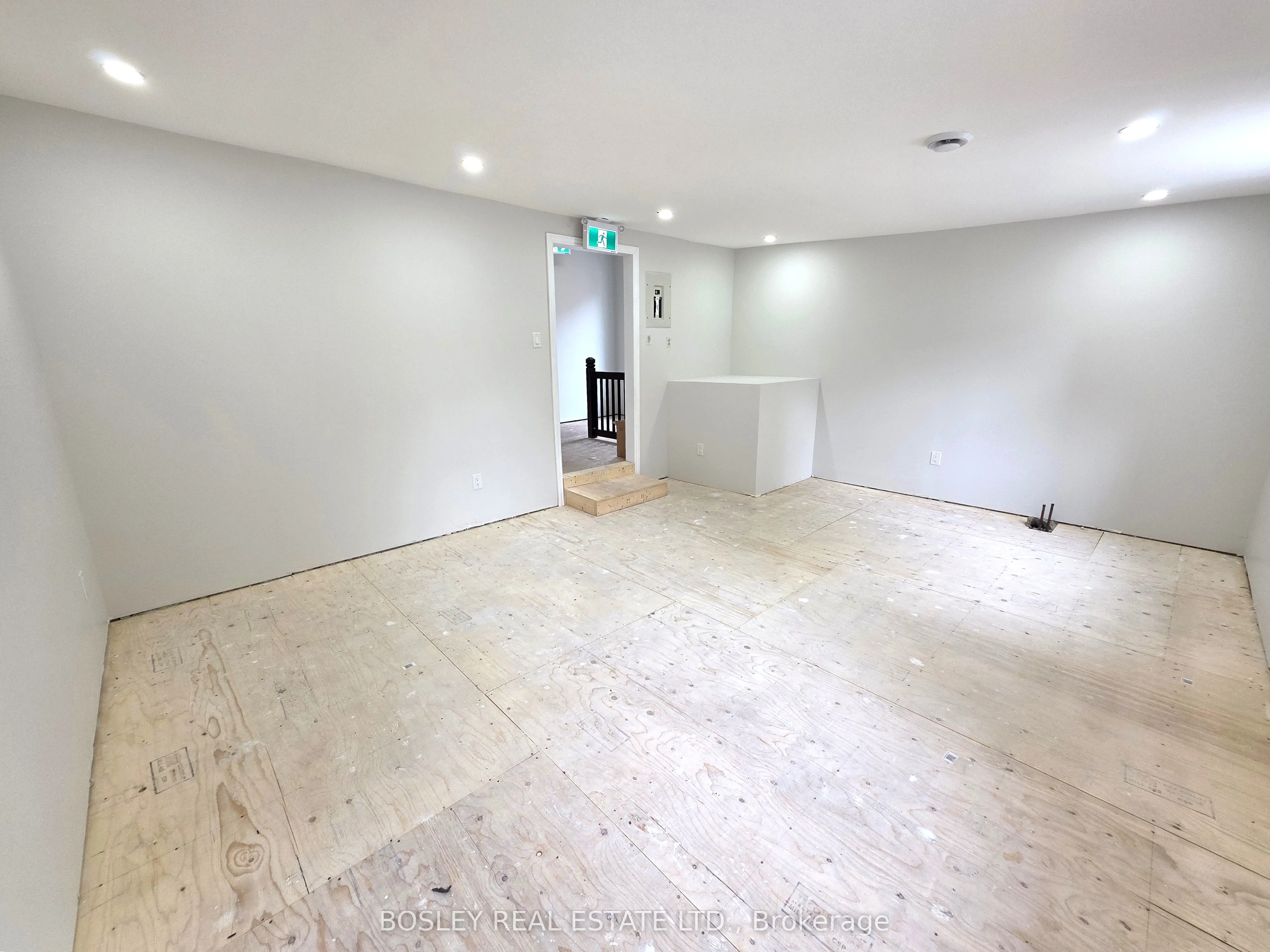 2519 Yonge Street, #2nd Floor