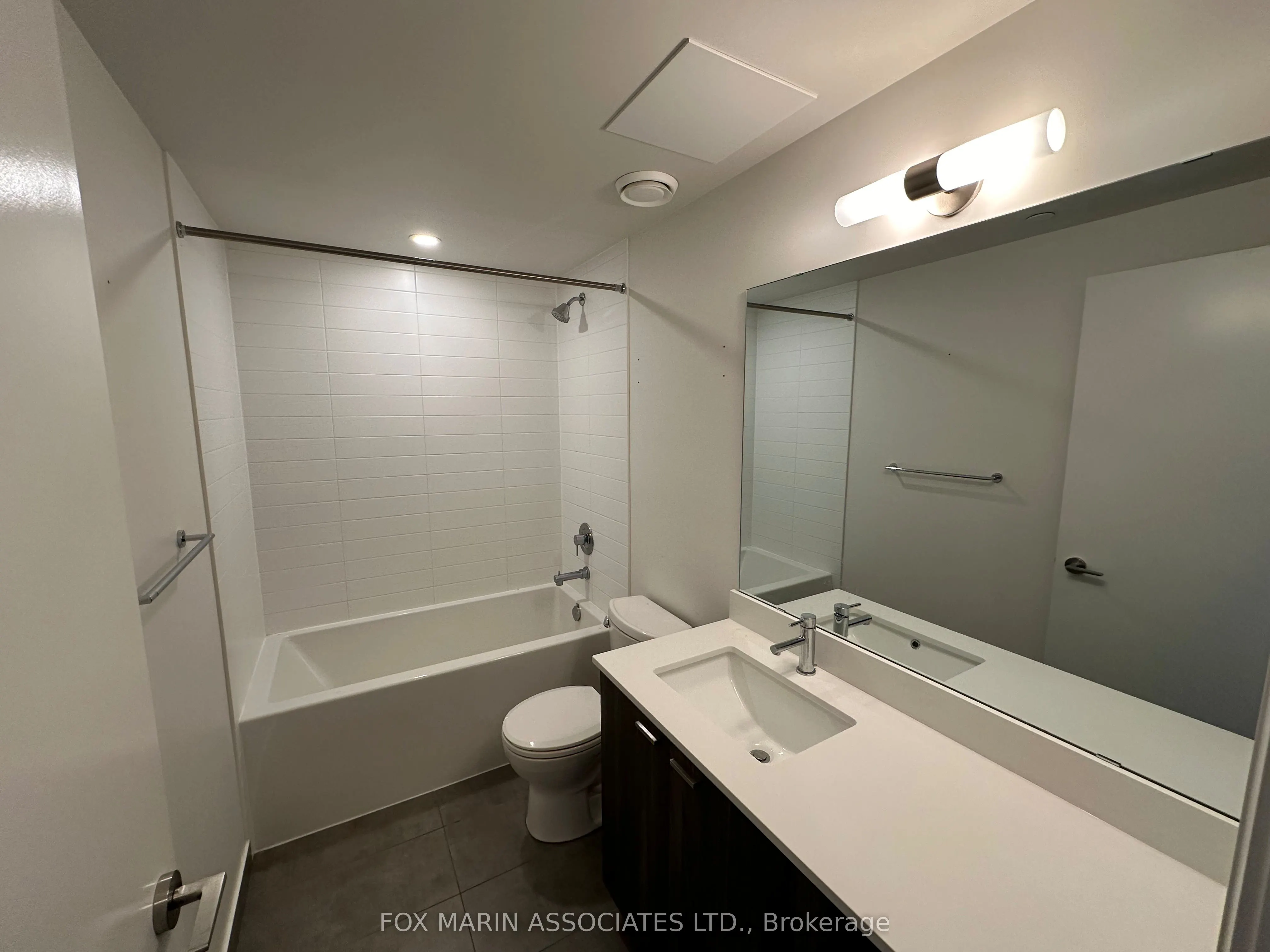 27 Bathurst Street, #1108W