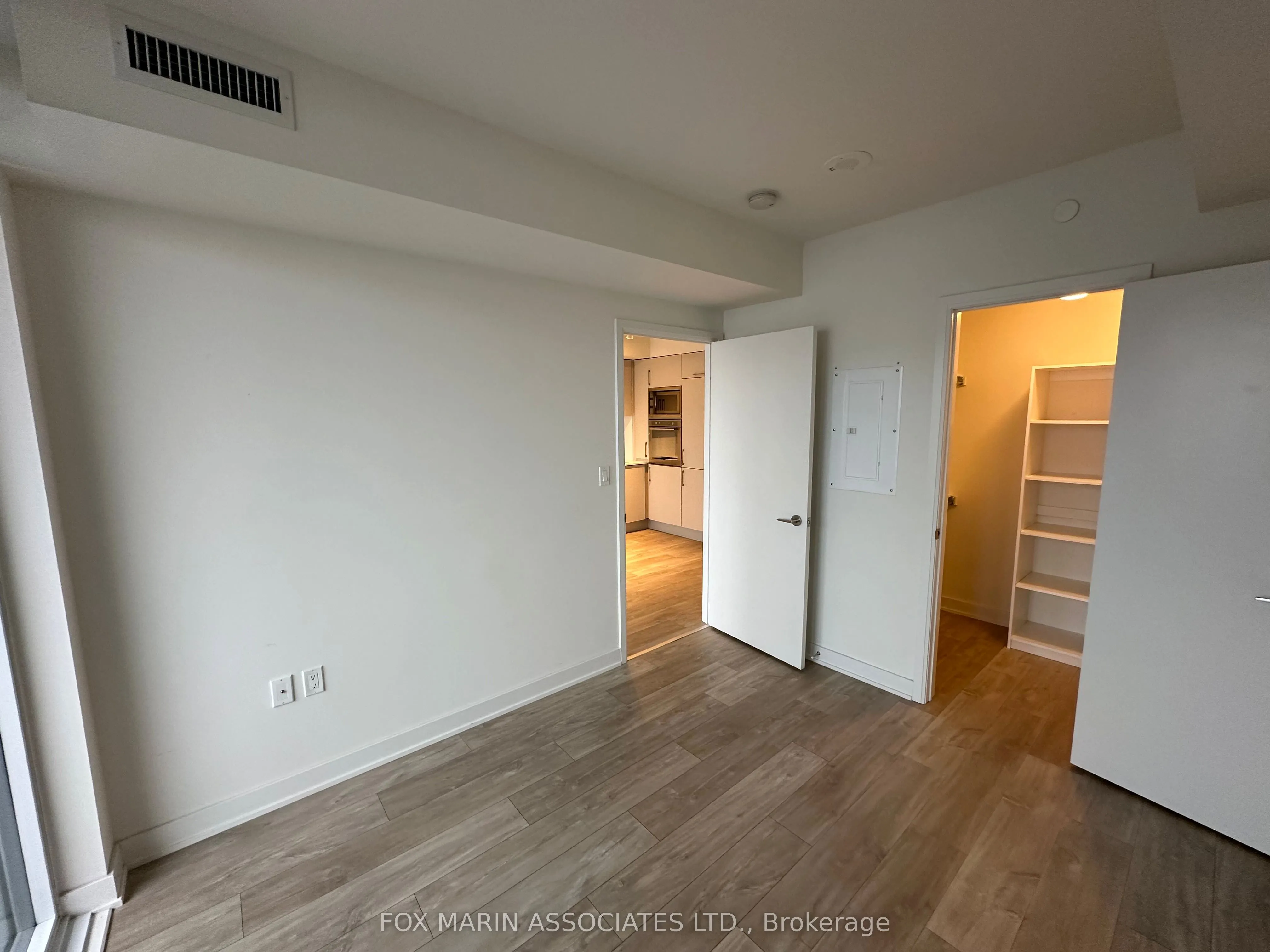 27 Bathurst Street, #1108W