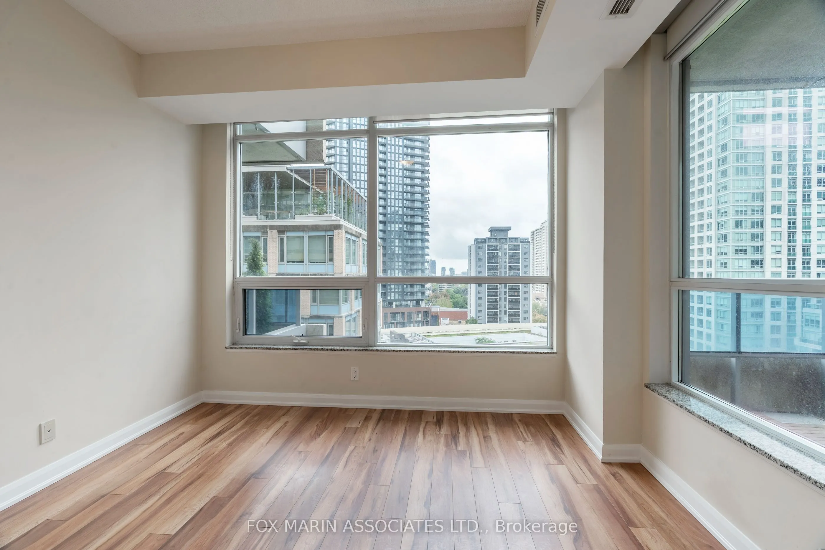 500 Sherbourne Street, #909