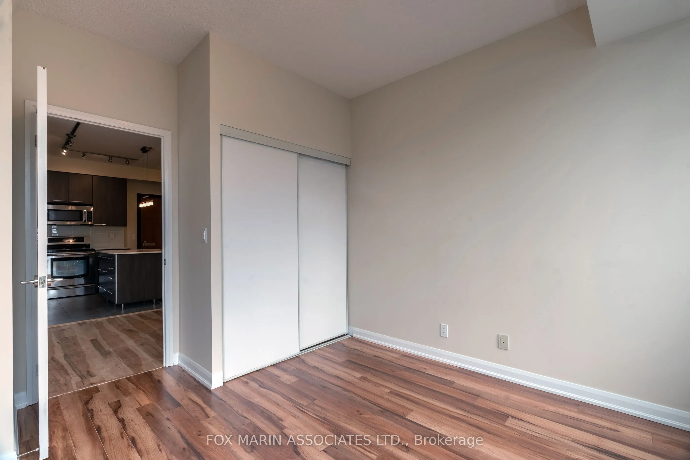 500 Sherbourne Street, #909