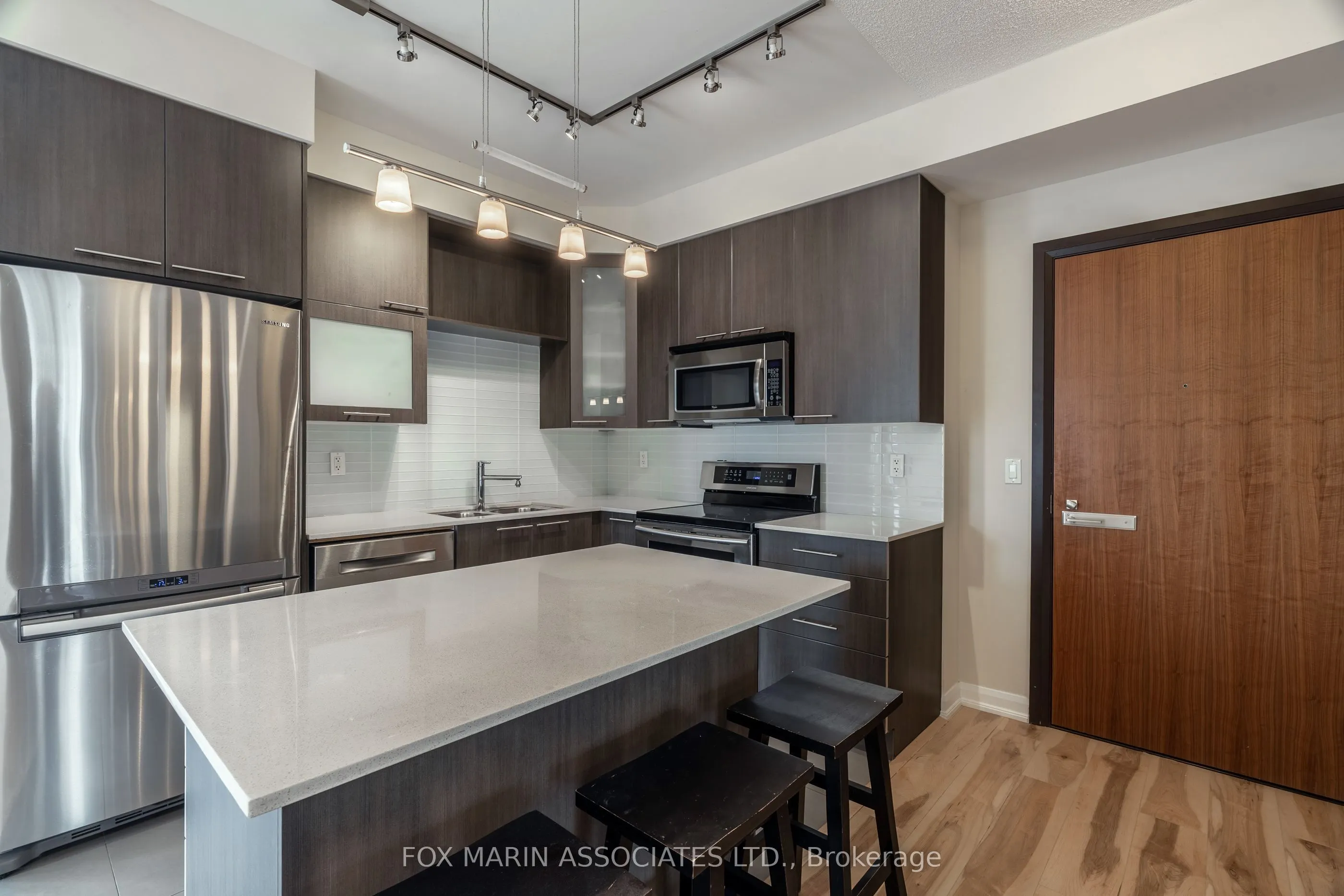 500 Sherbourne Street, #909