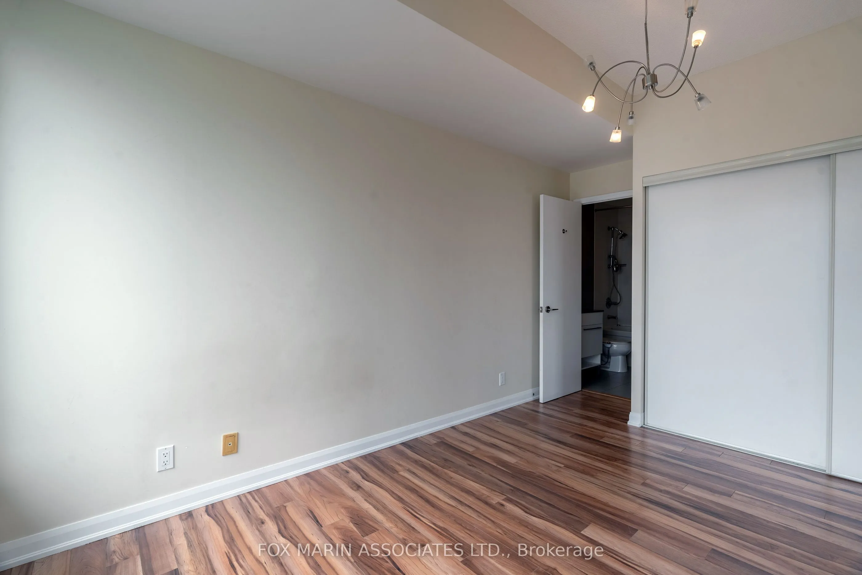 500 Sherbourne Street, #909