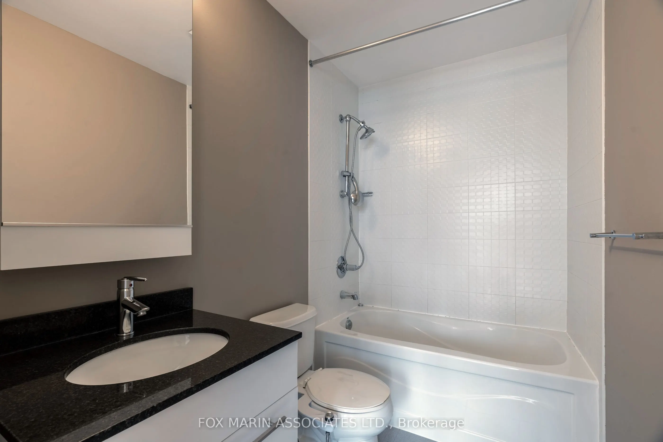 500 Sherbourne Street, #909