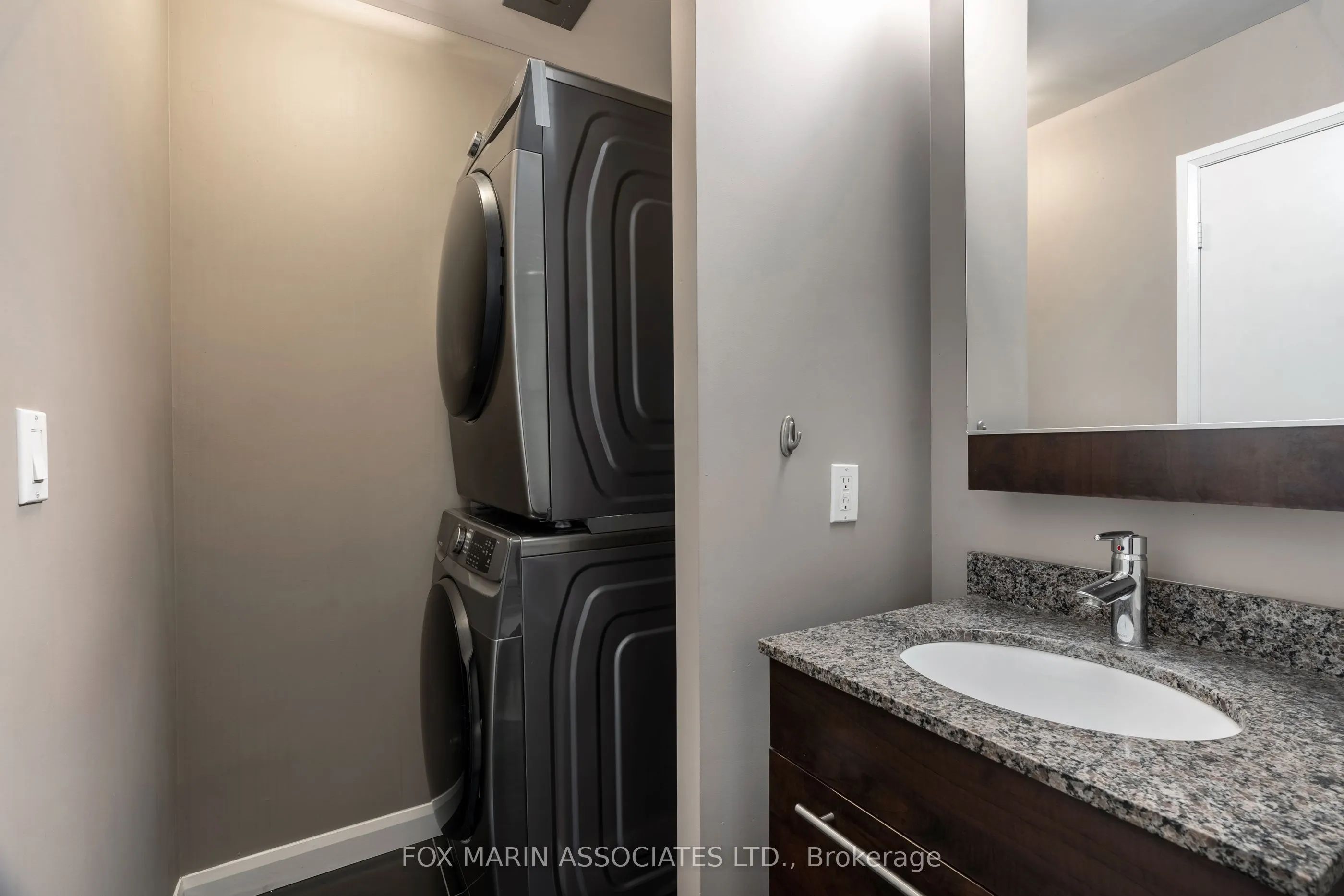 500 Sherbourne Street, #909