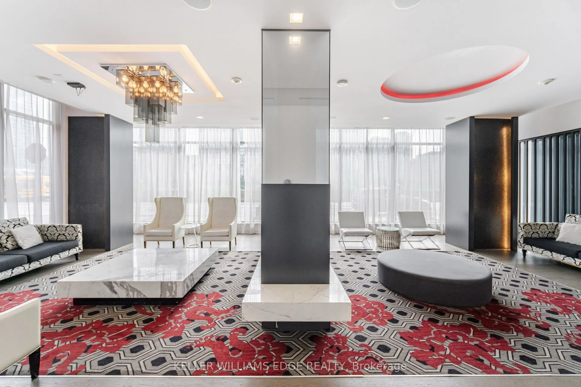 560 Front Street W, #821