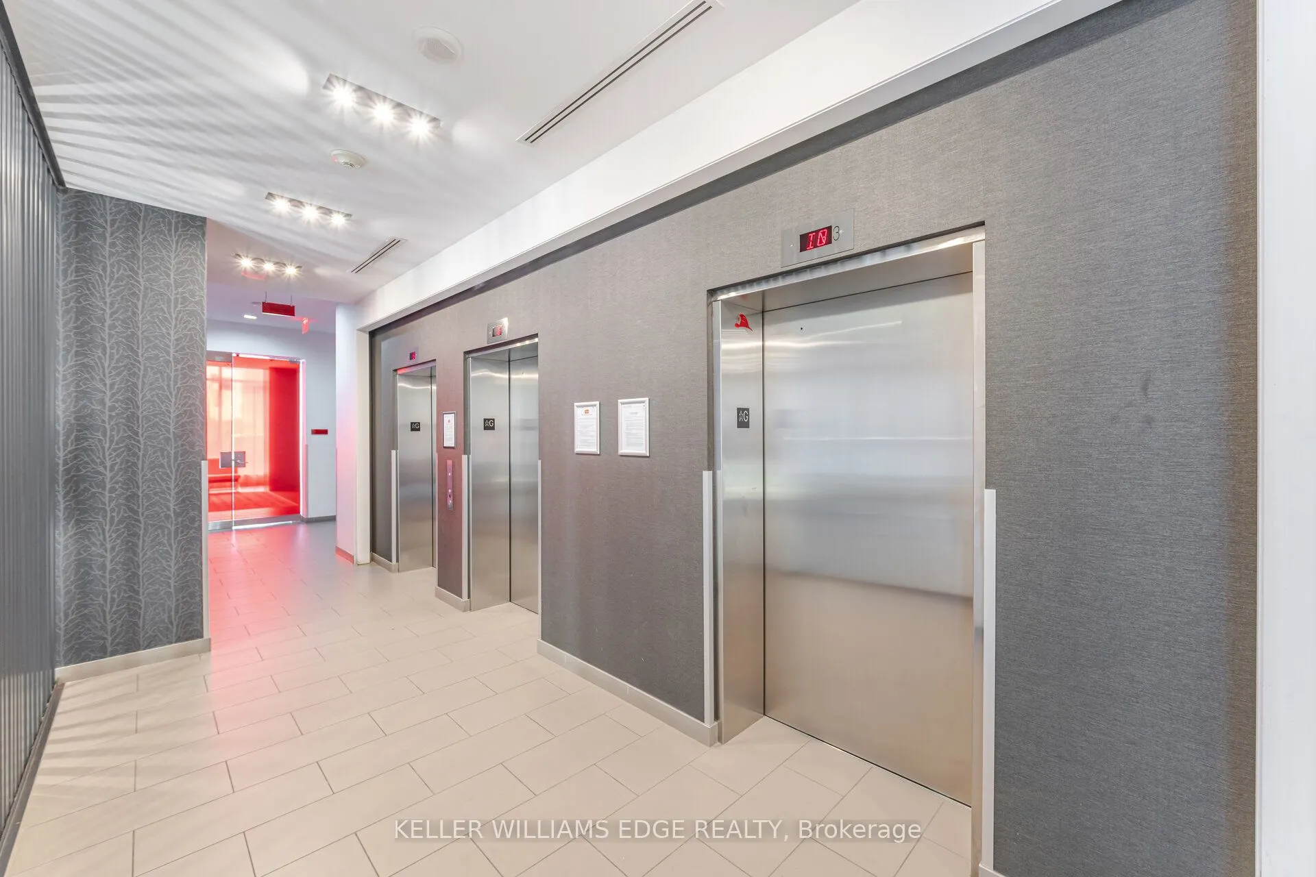 560 Front Street W, #821