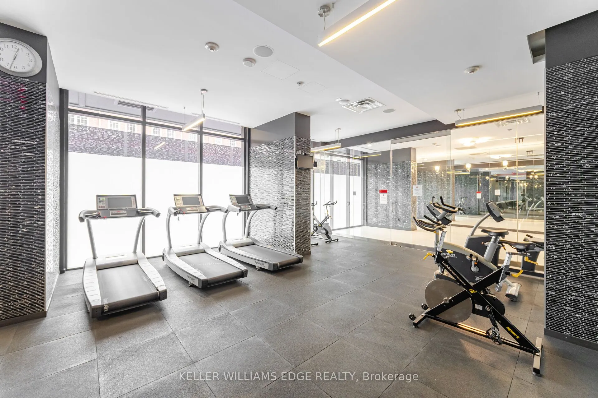 560 Front Street W, #821
