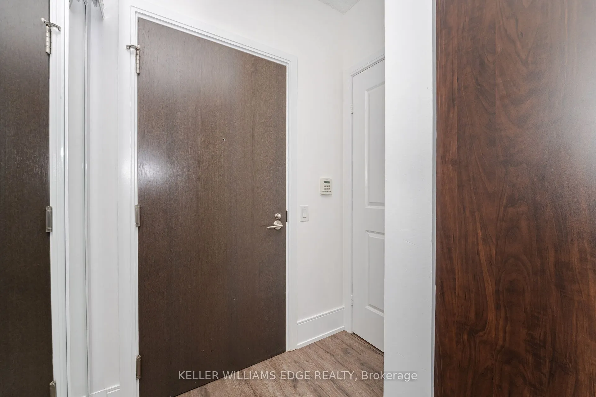 560 Front Street W, #821