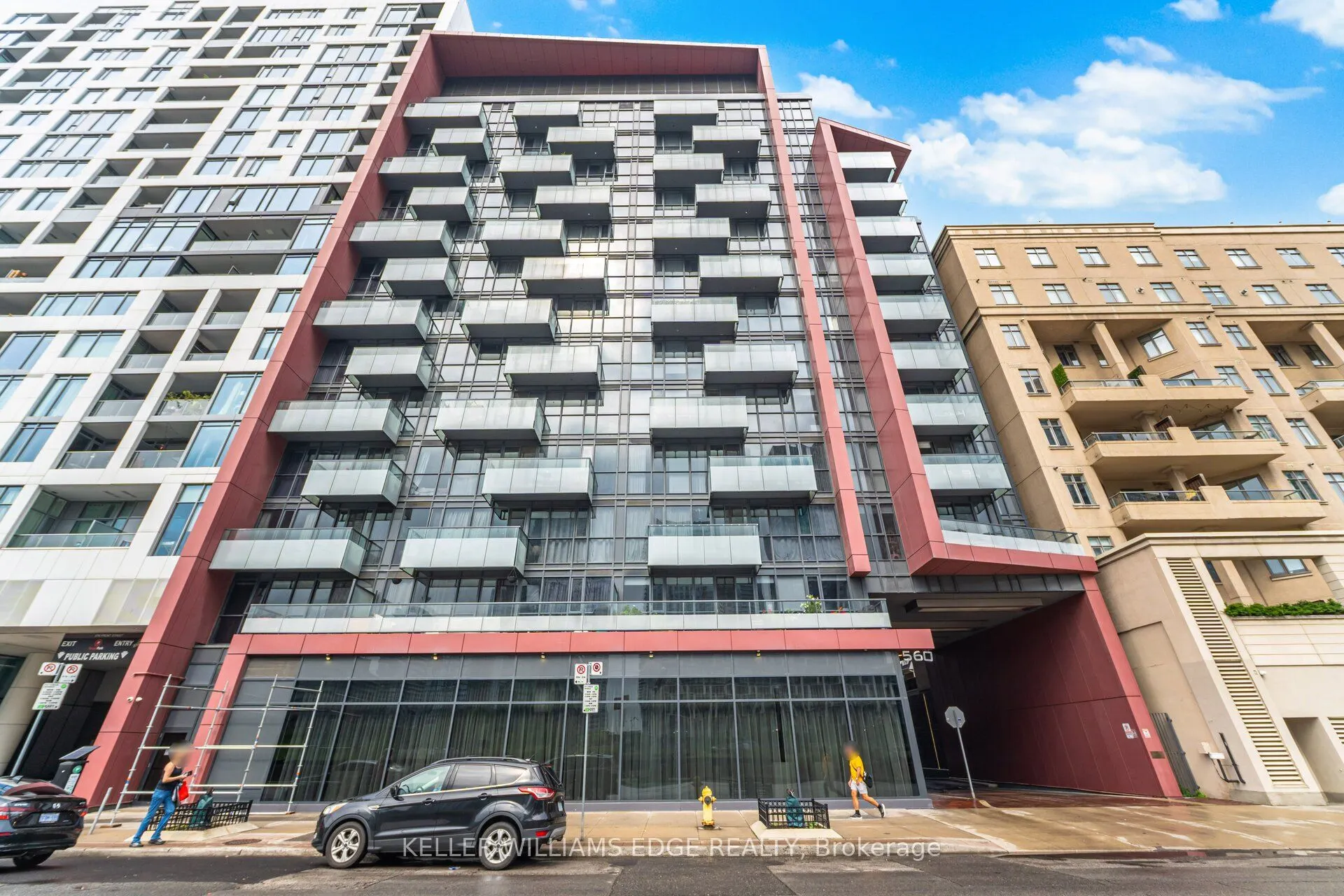 560 Front Street W, #821