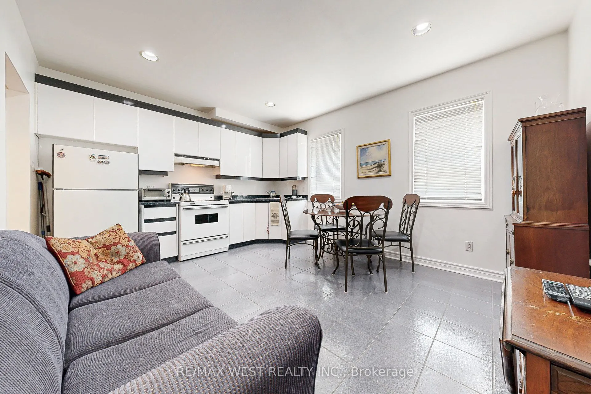 52 Heydon Park Road