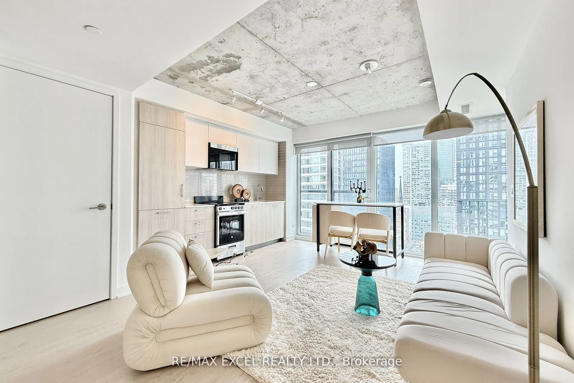 65 Mutual Street, #2105