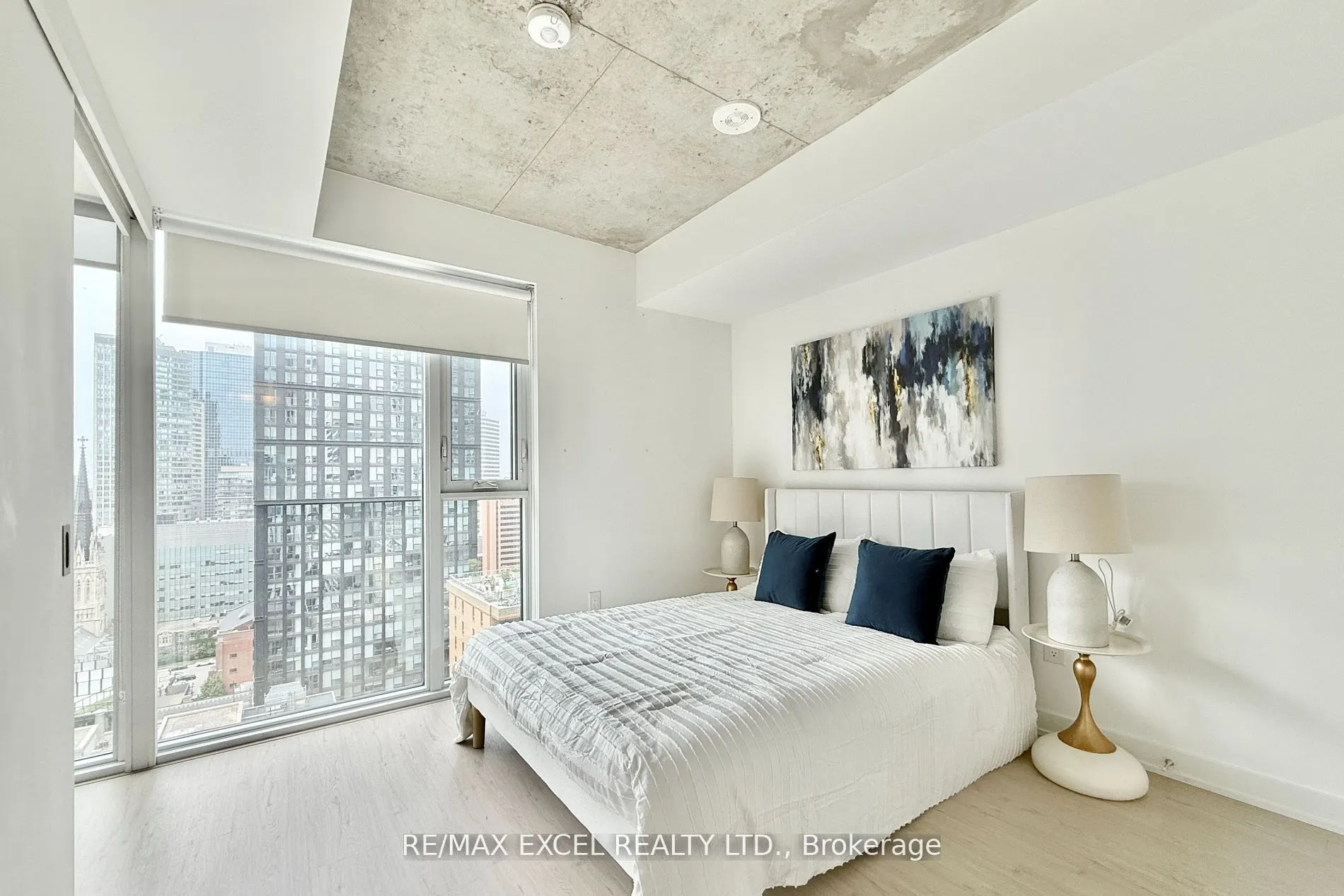 65 Mutual Street, #2105