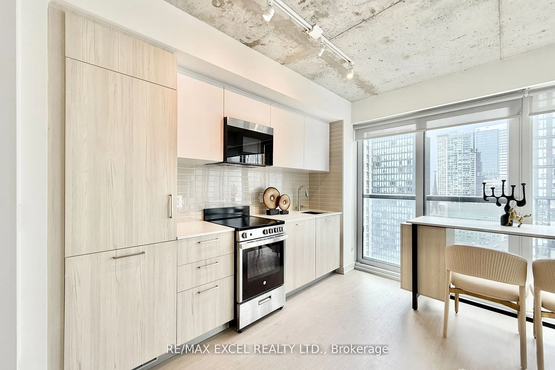 65 Mutual Street, #2105