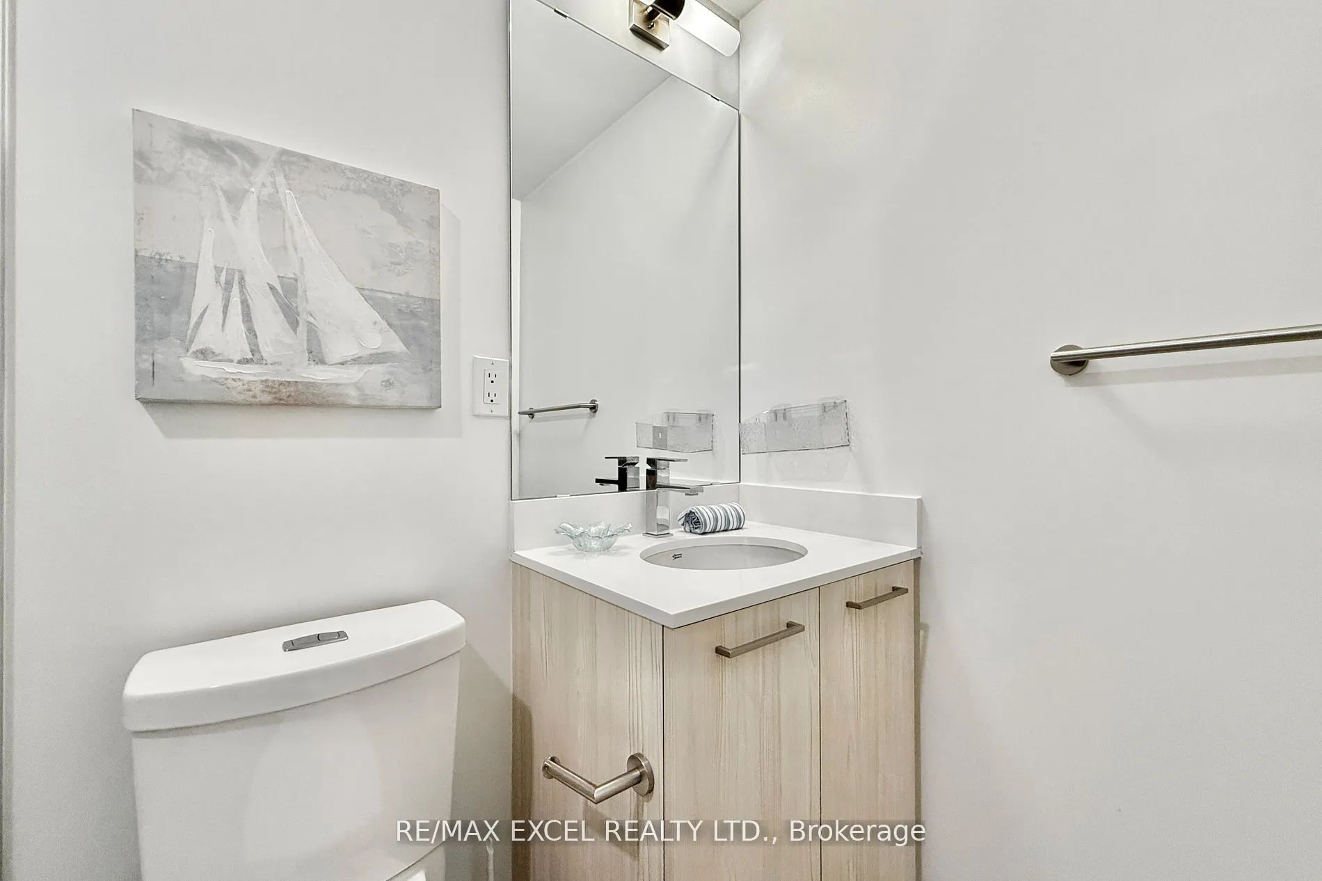 65 Mutual Street, #2105