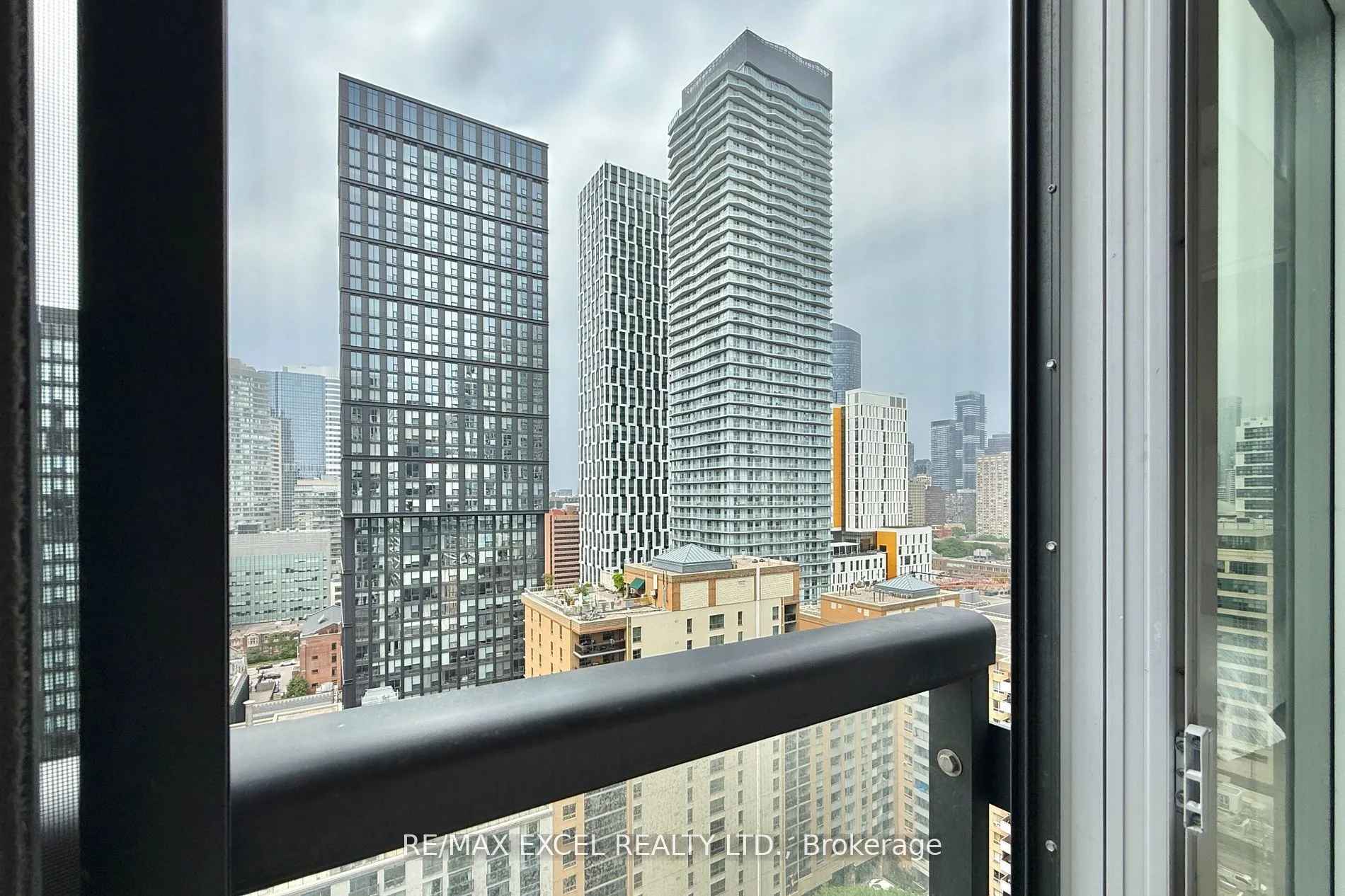 65 Mutual Street, #2105