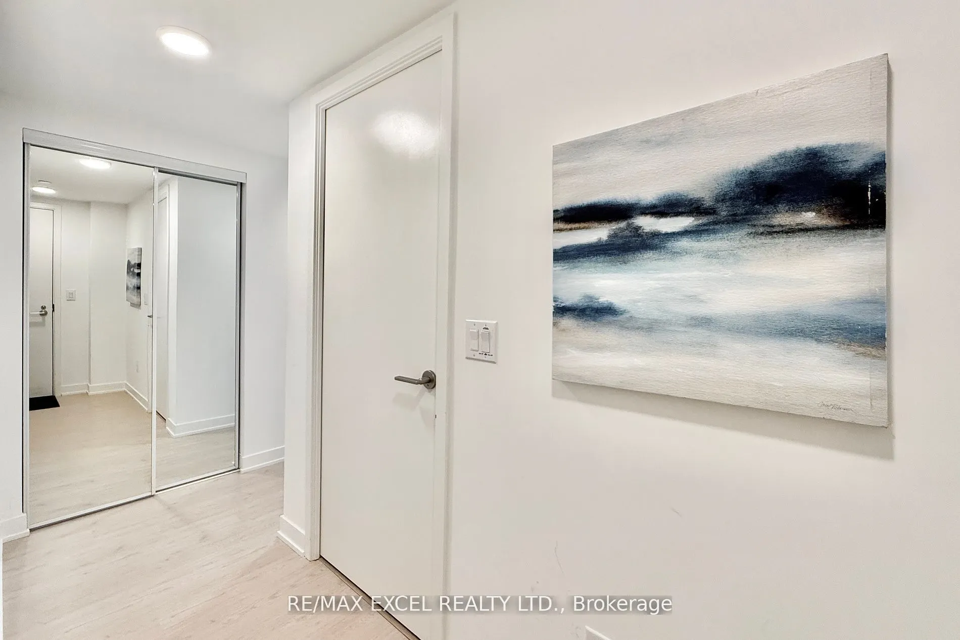 65 Mutual Street, #2105