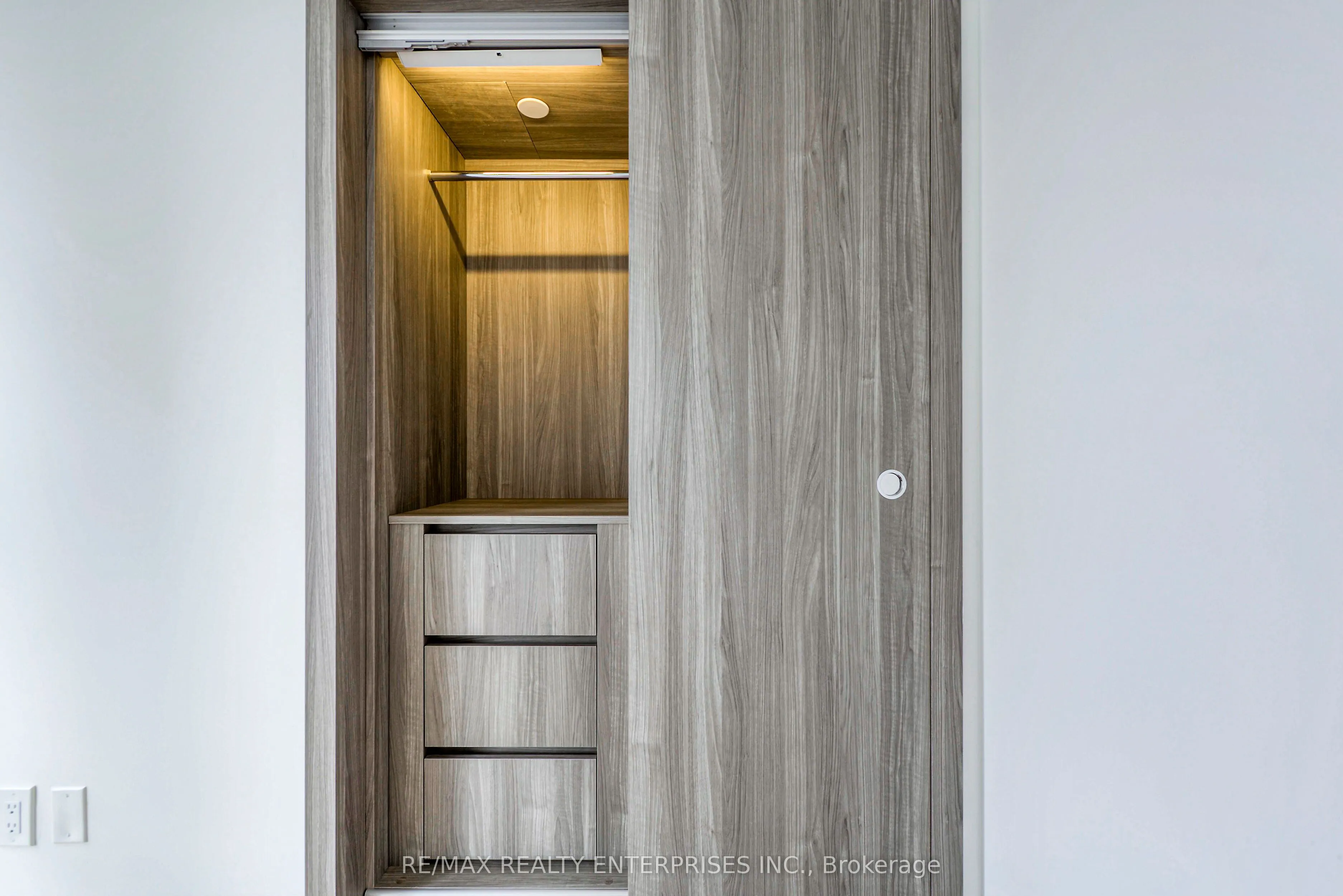 38 Widmer Street, #1901