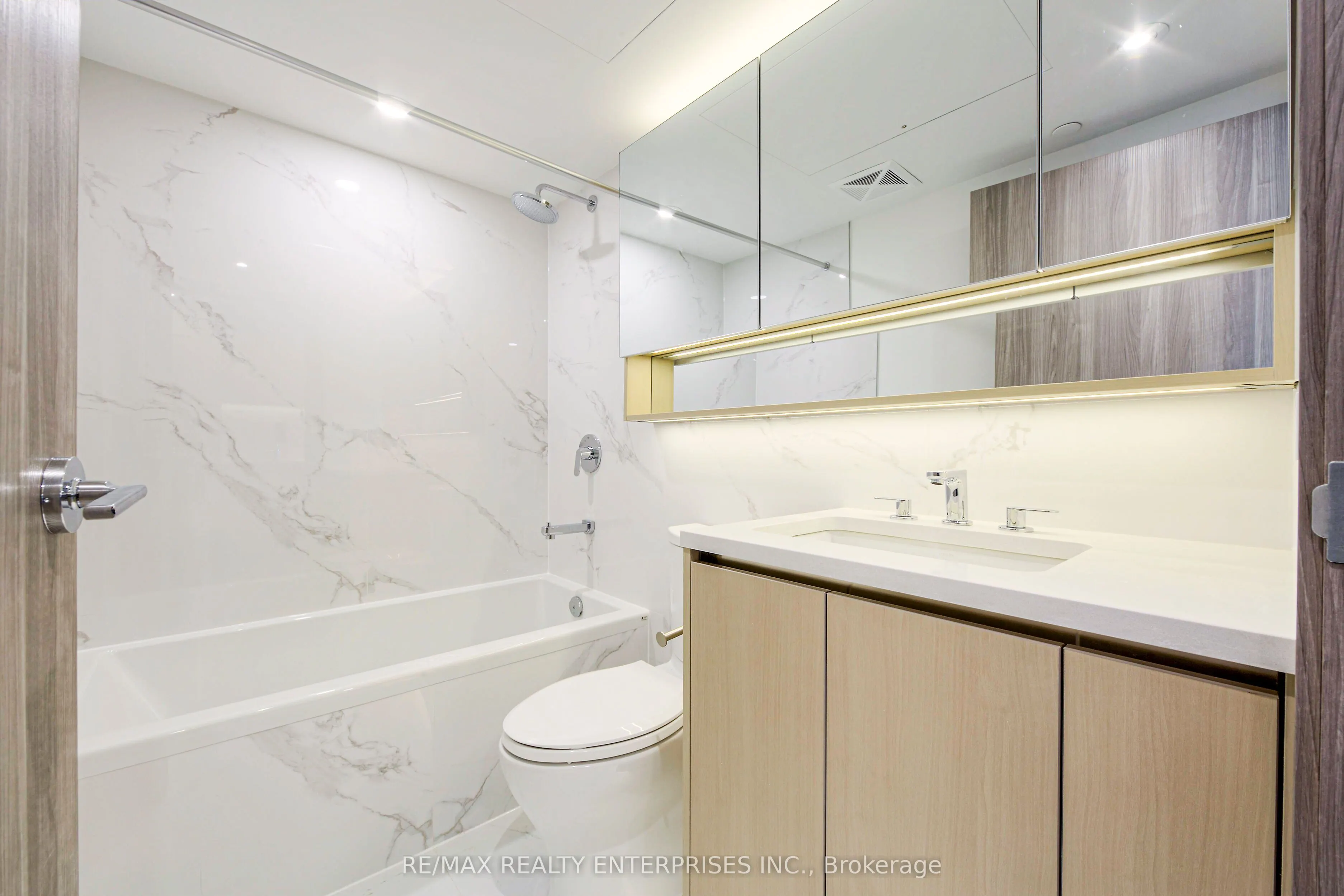 38 Widmer Street, #1901