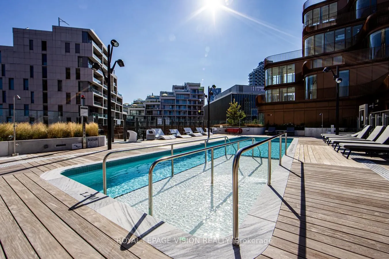 155 Merchants' Wharf, #512