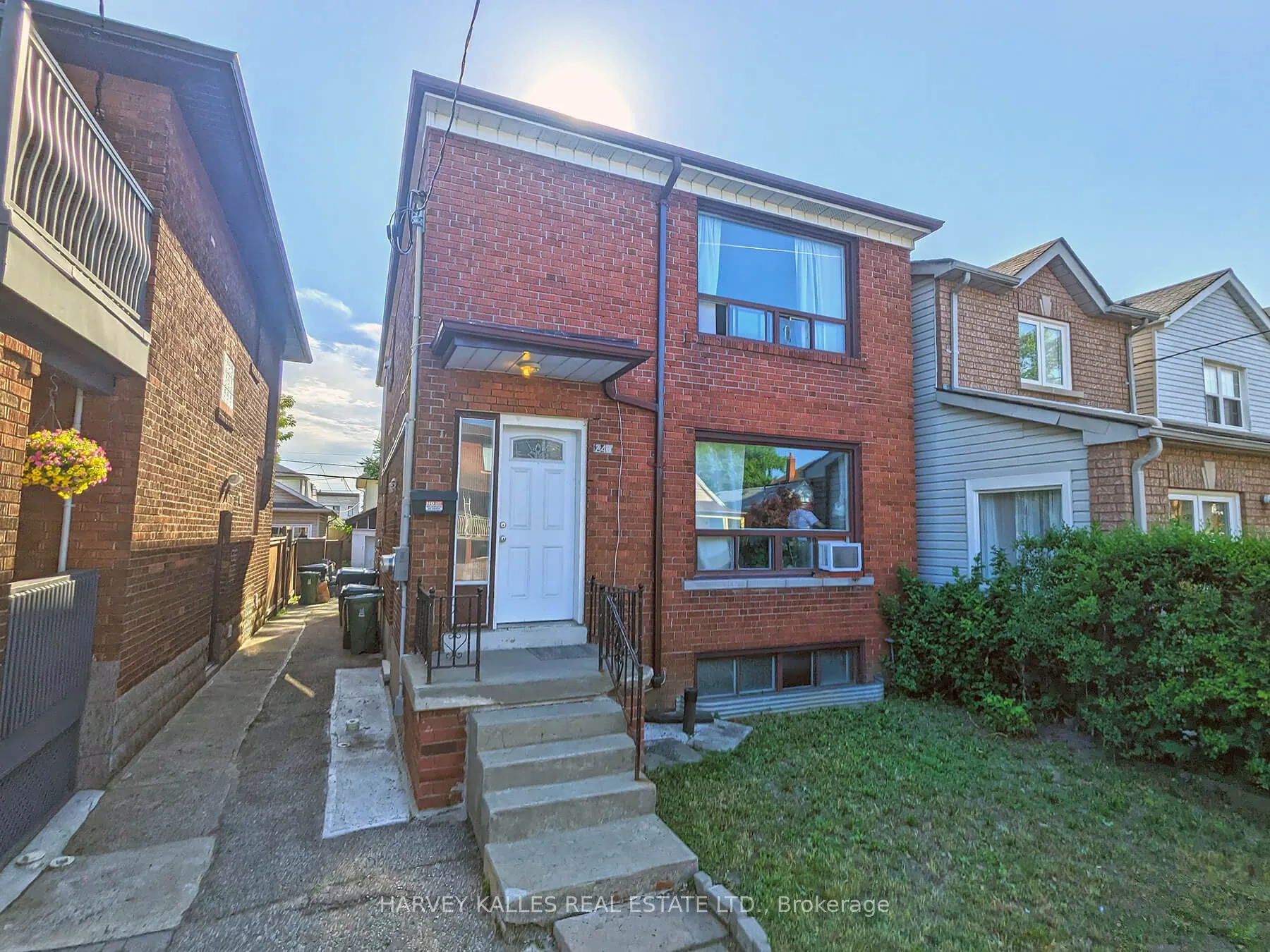 242 Robina Avenue, #Lower