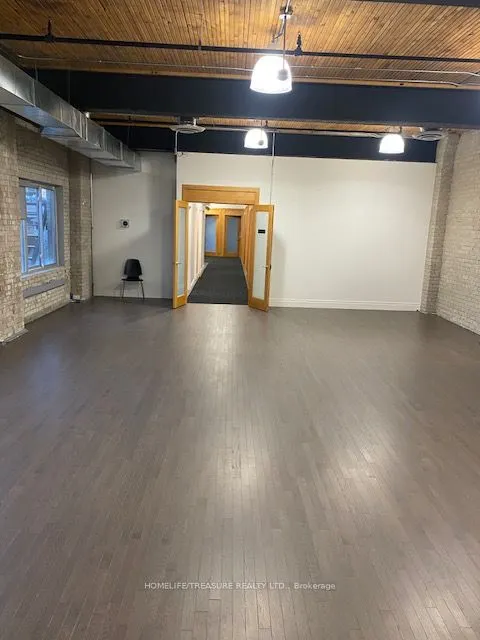 243 Queen Street W, #3rd Flr