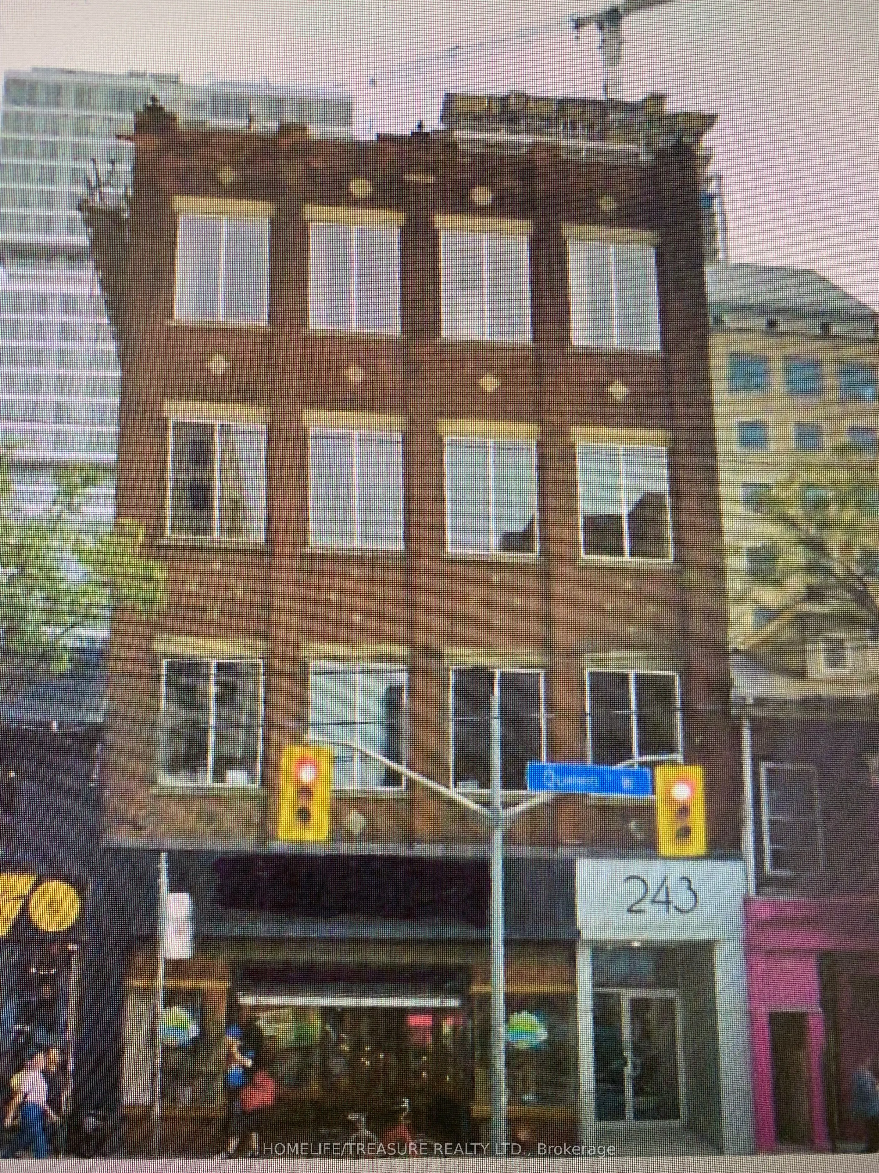 243 Queen Street W, #3rd Flr