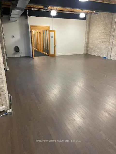243 Queen Street W, #3rd Flr