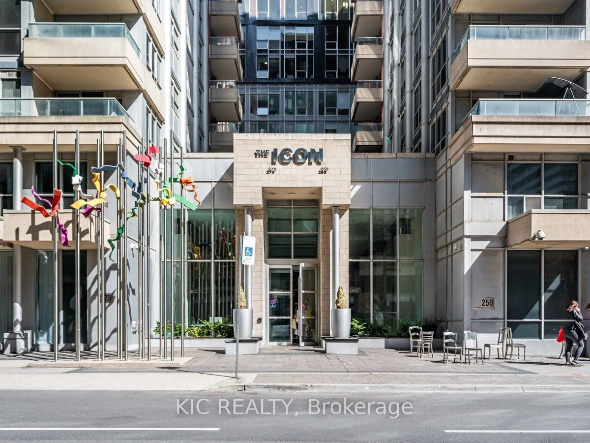 250 Wellington Street W, #1727