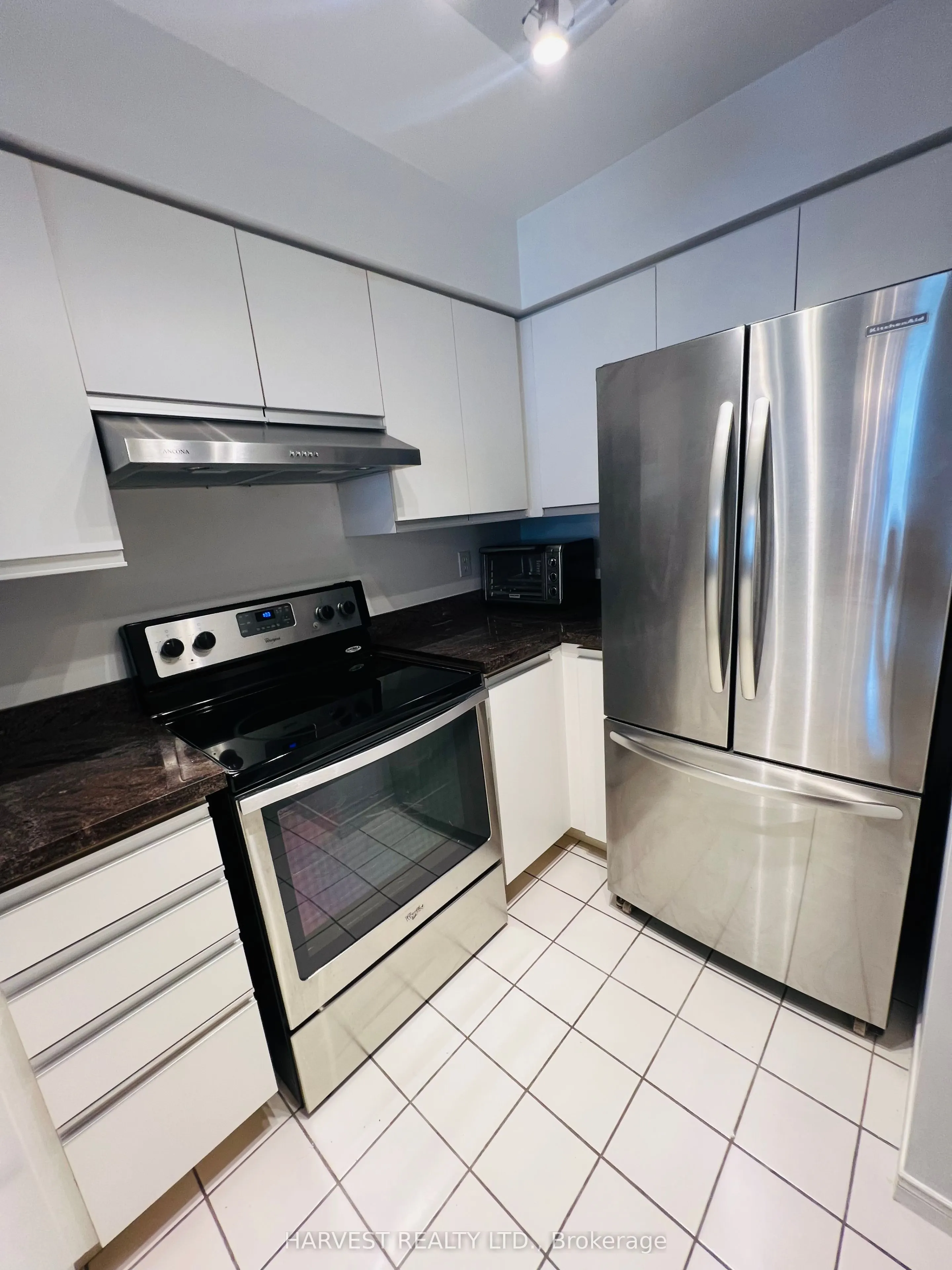 18 HILLCREST Avenue, #2206