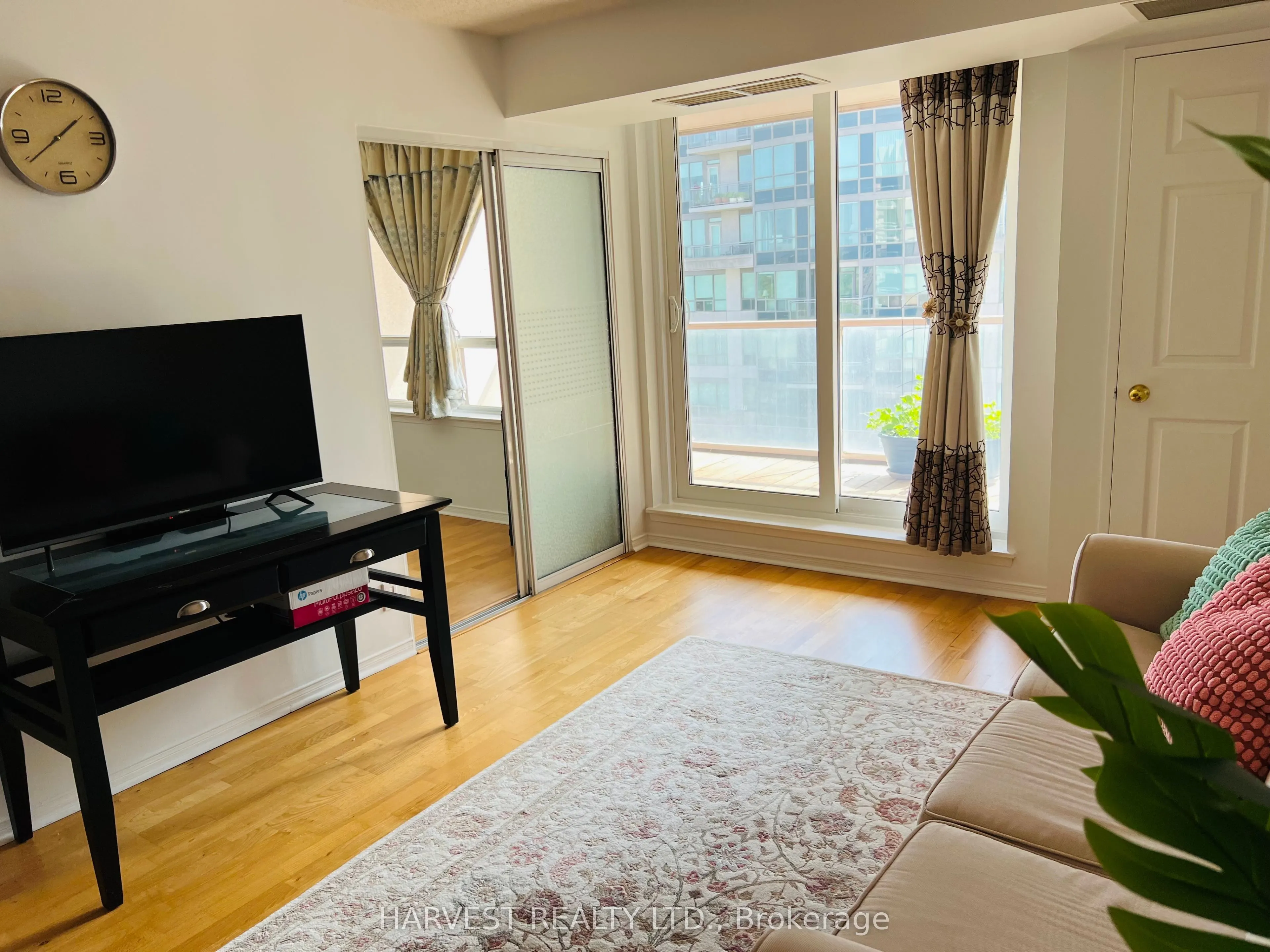 18 HILLCREST Avenue, #2206