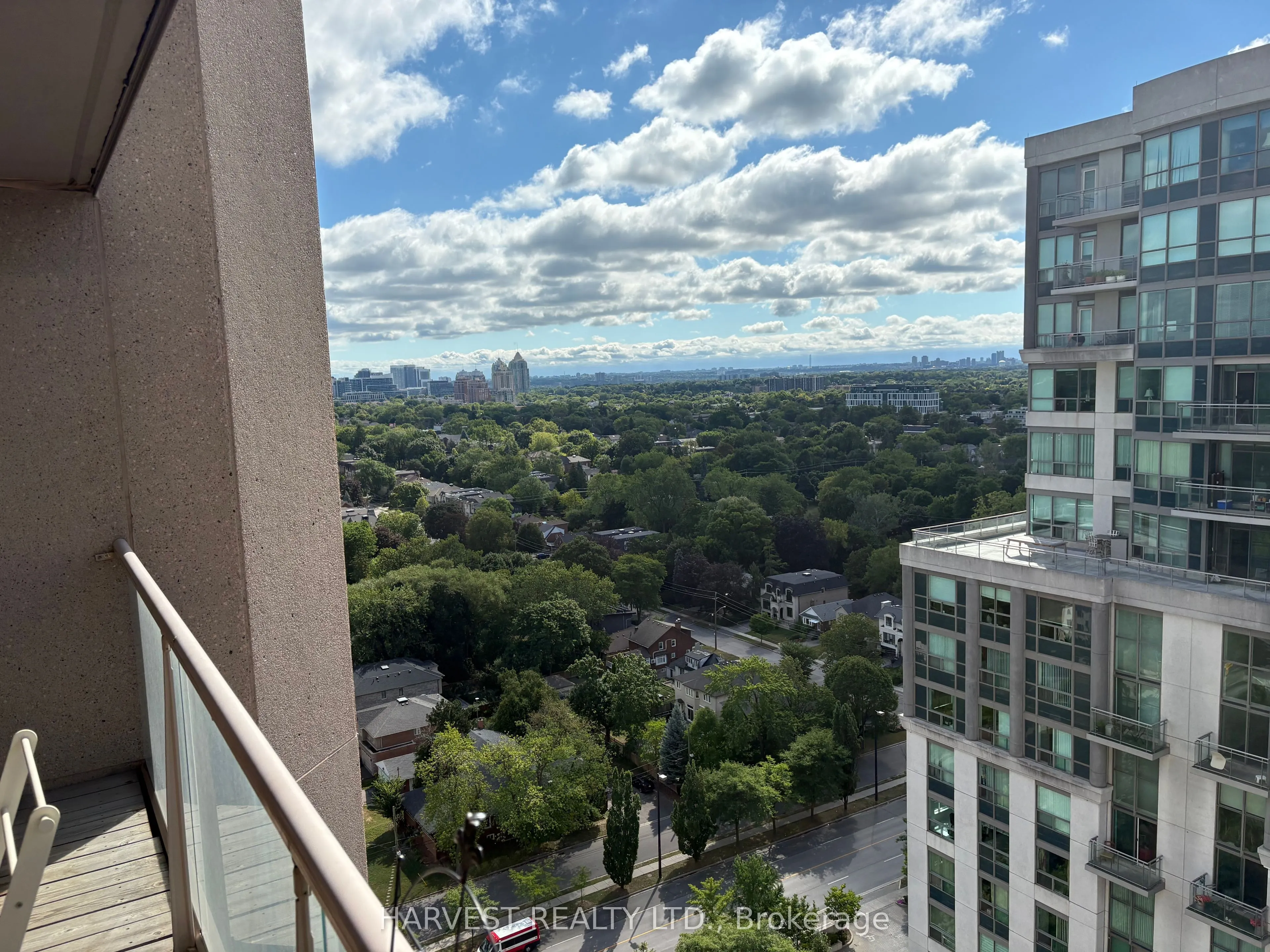 18 HILLCREST Avenue, #2206