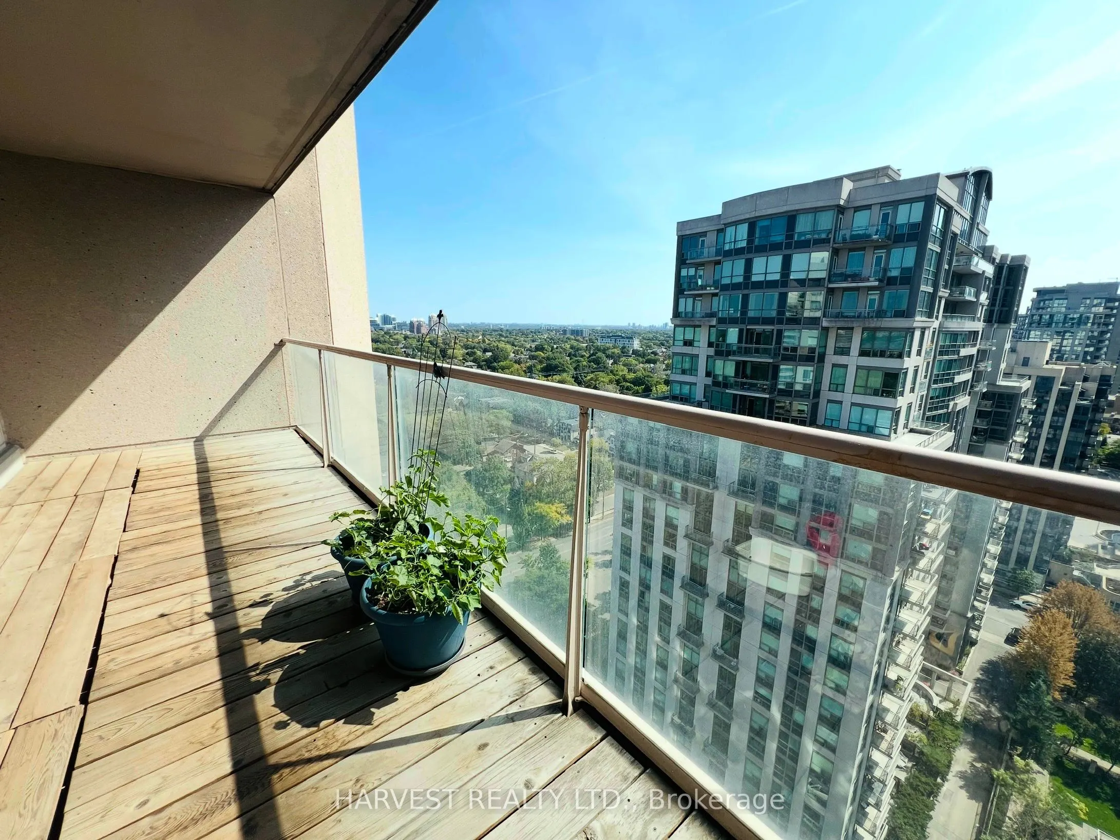 18 HILLCREST Avenue, #2206