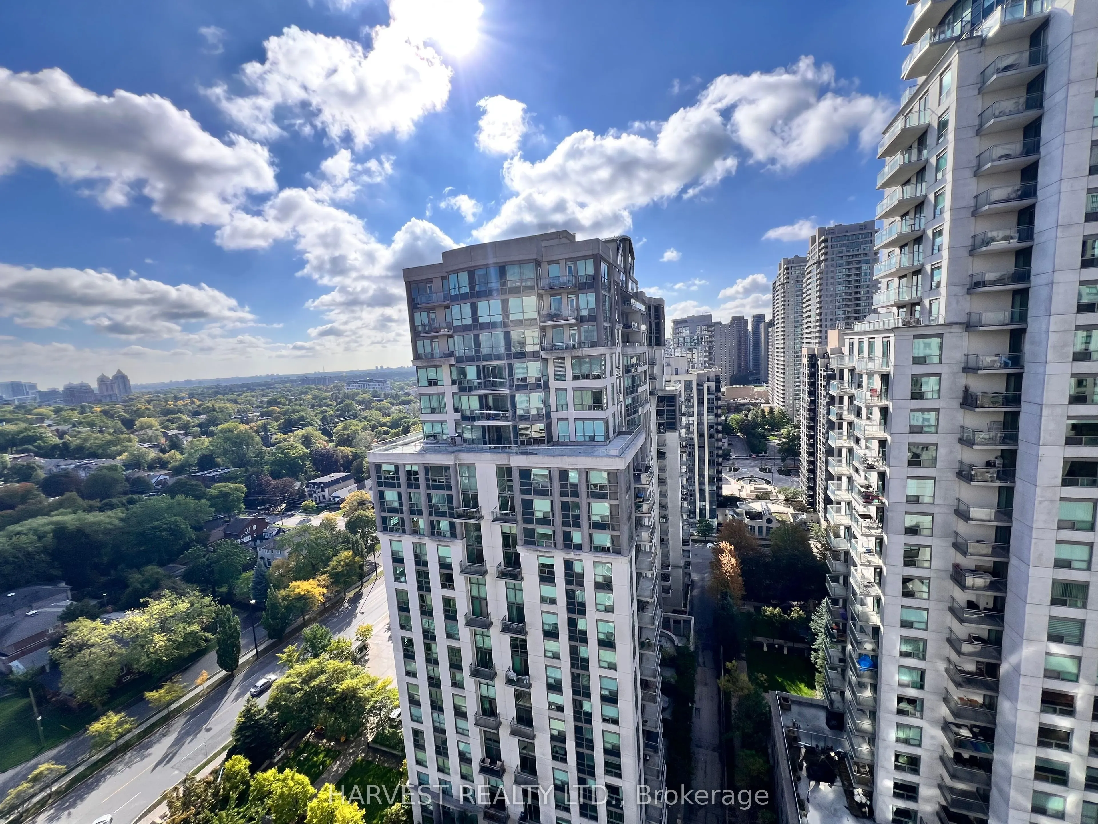 18 HILLCREST Avenue, #2206