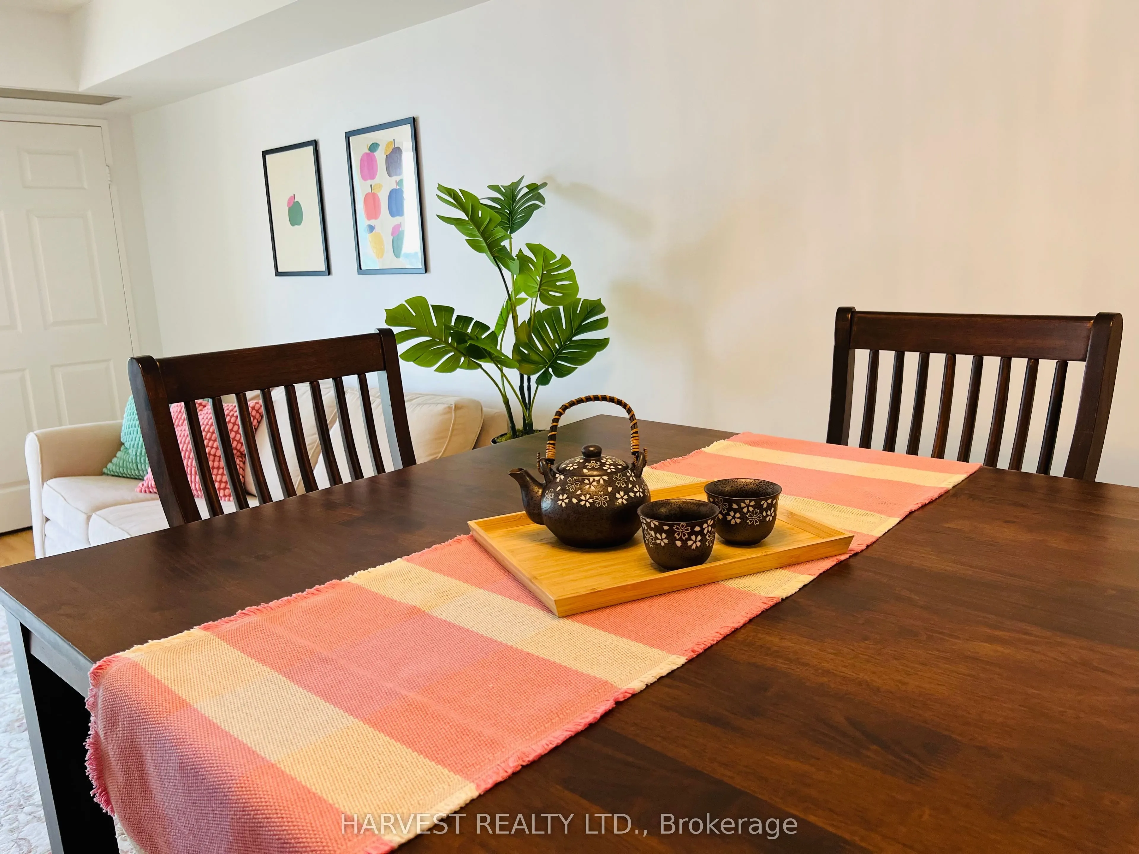 18 HILLCREST Avenue, #2206