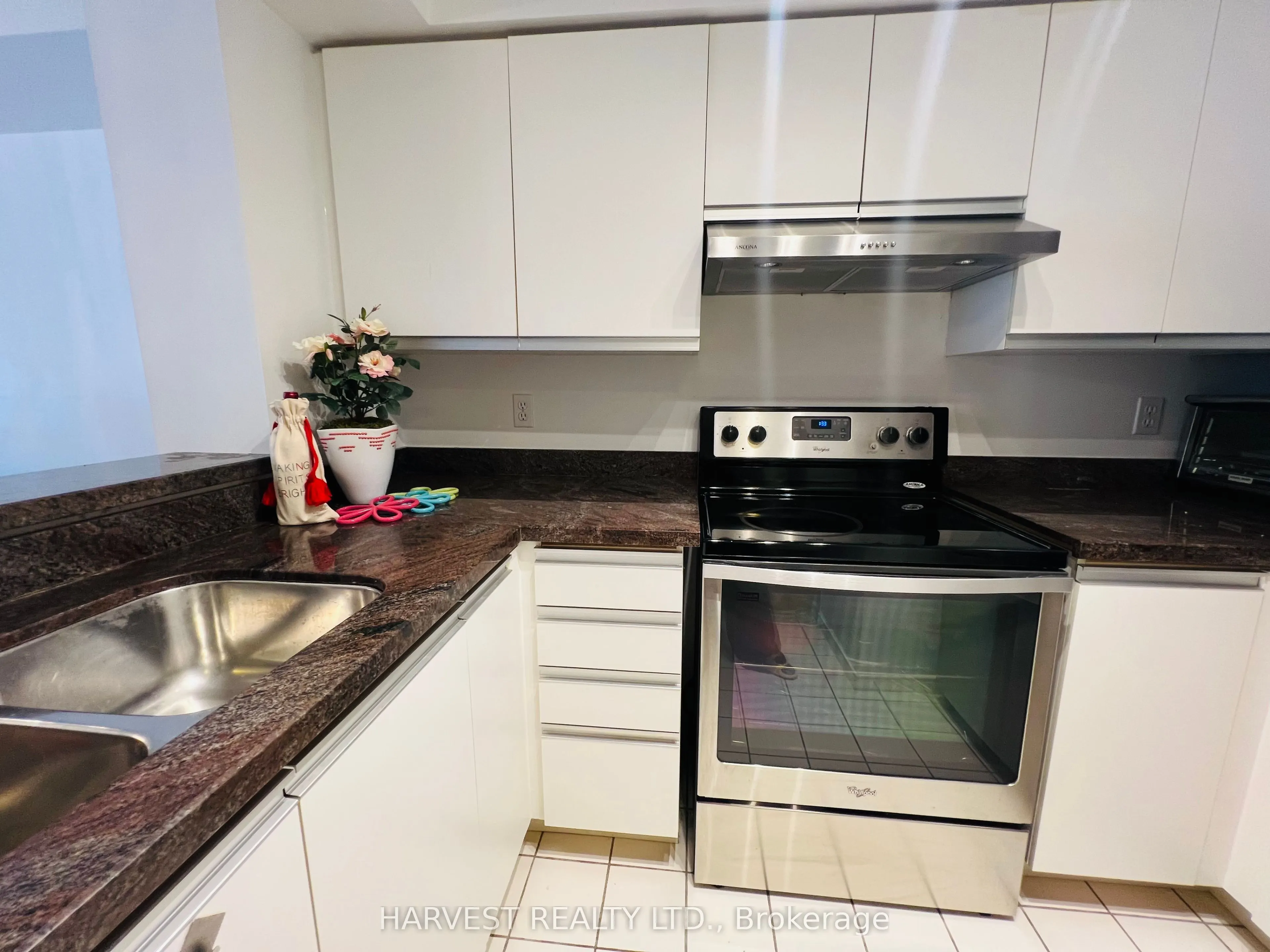 18 HILLCREST Avenue, #2206