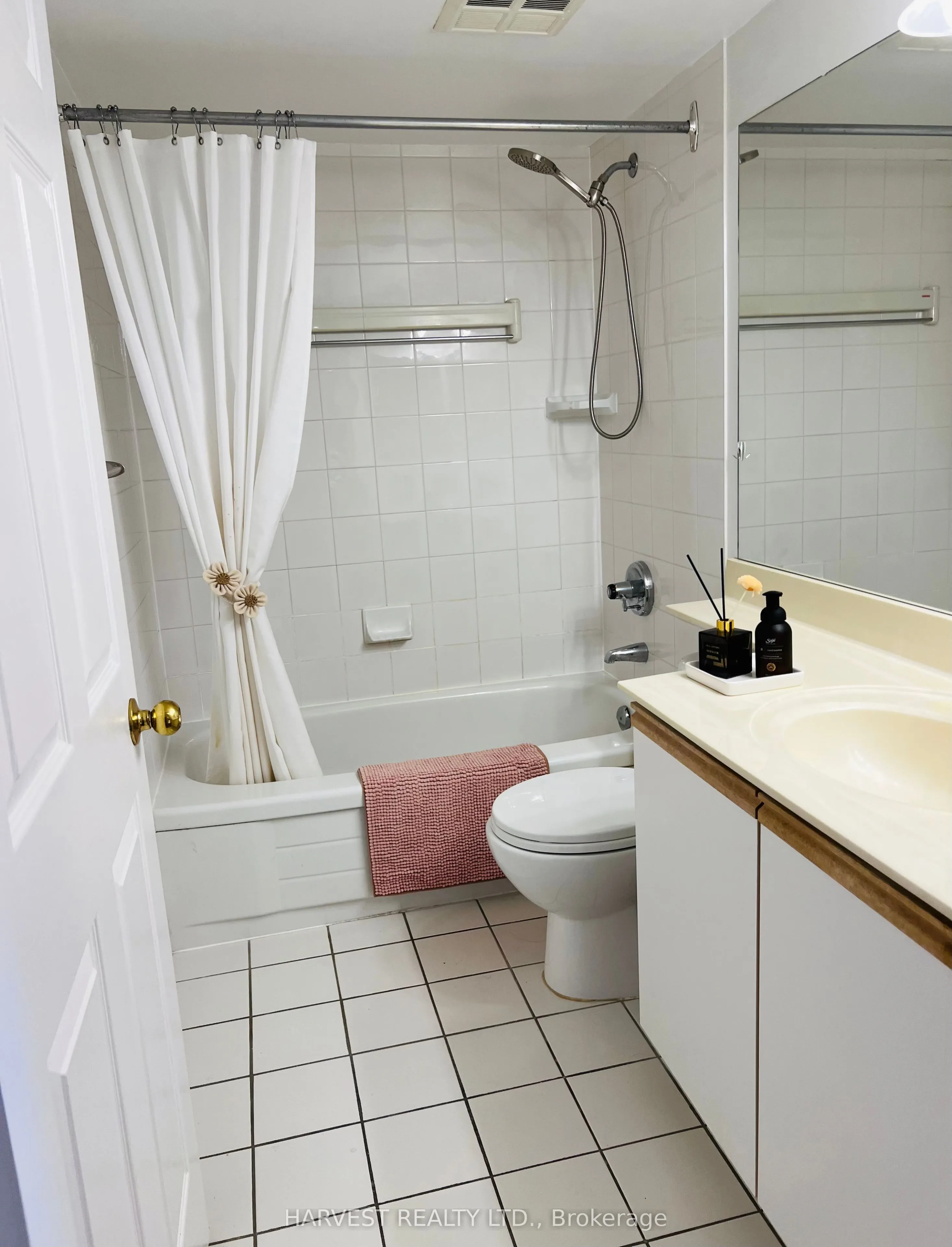 18 HILLCREST Avenue, #2206