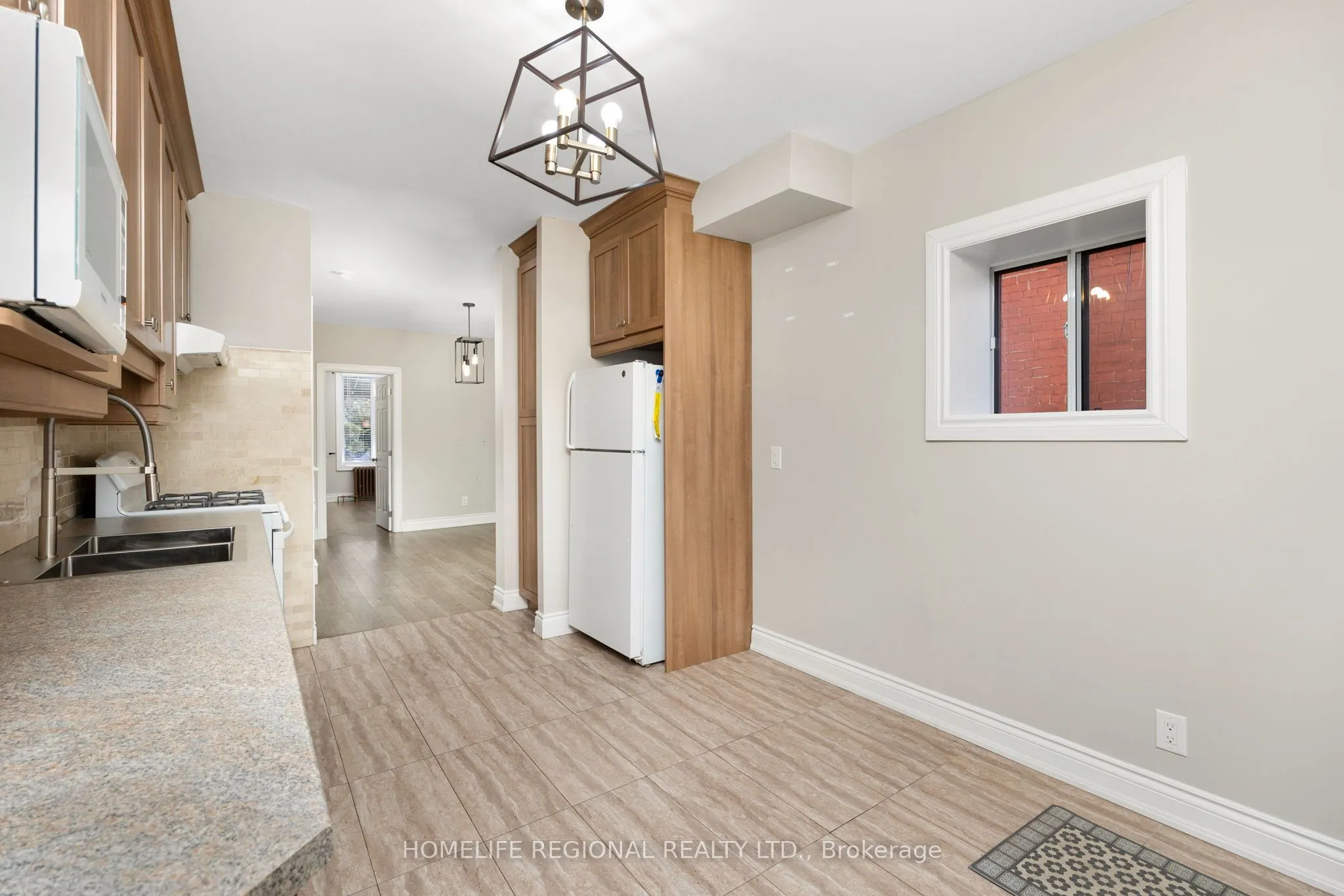 200 Roxton Road