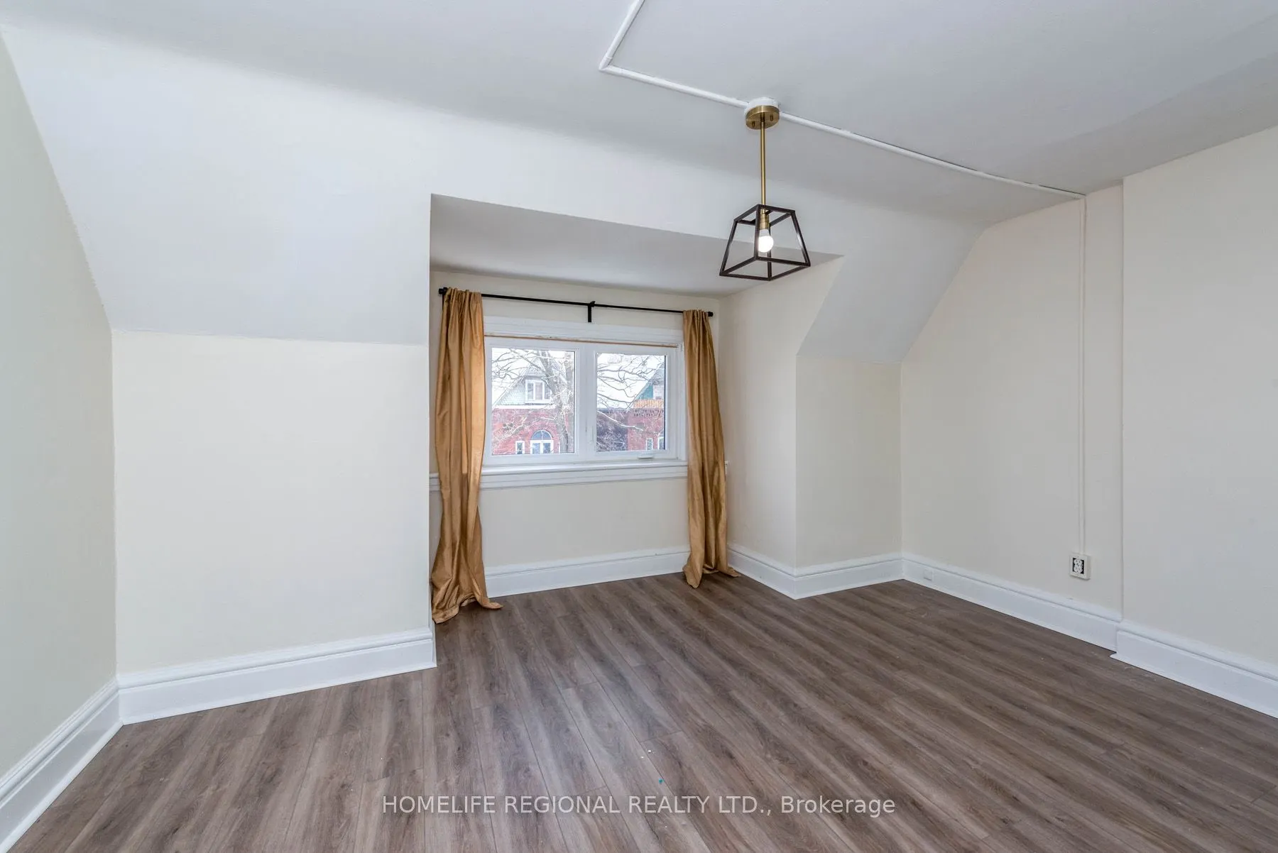 200 Roxton Road