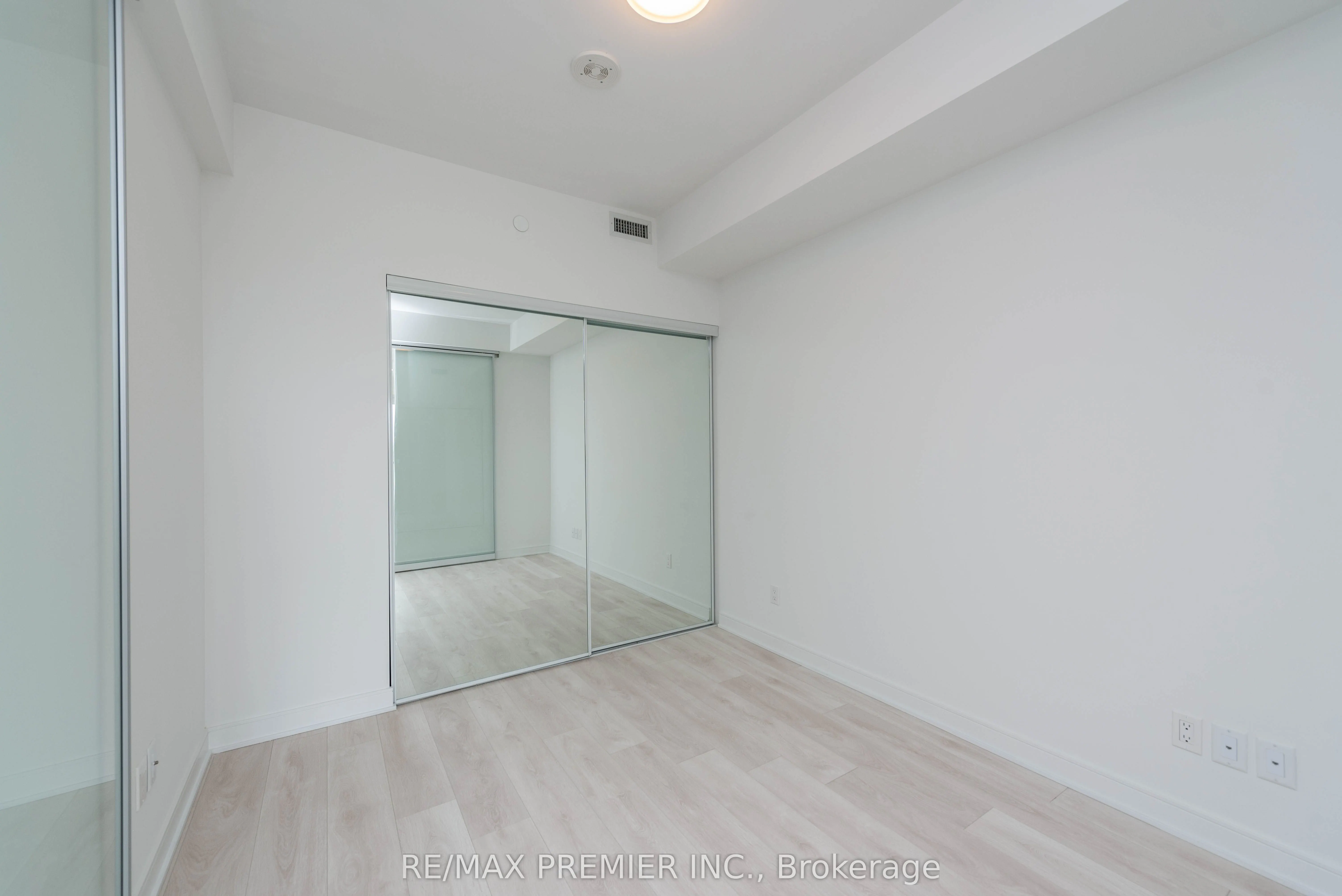 35 Rolling Mills Road, #S441