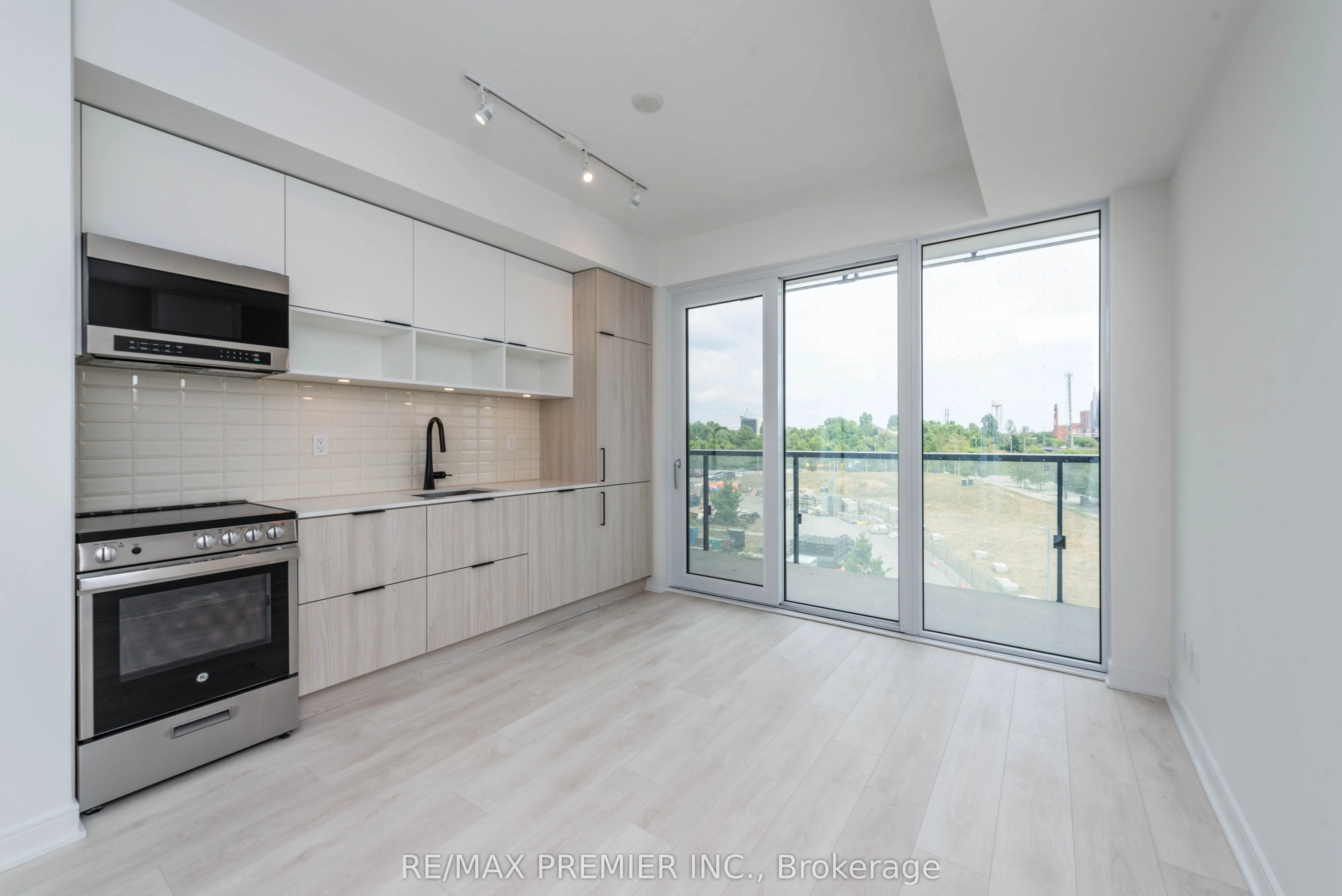 35 Rolling Mills Road, #S441