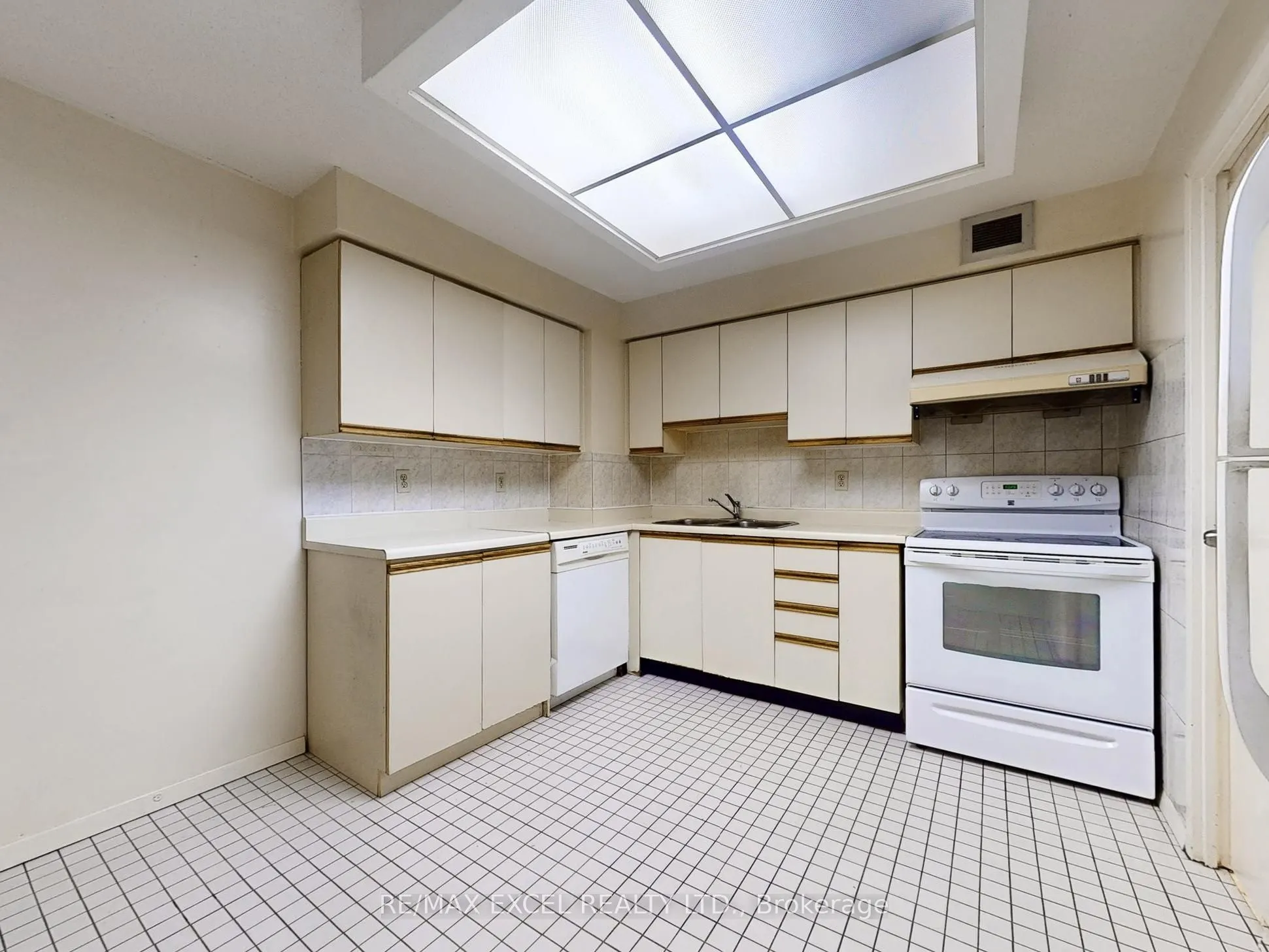 188 Spadina Avenue, #406