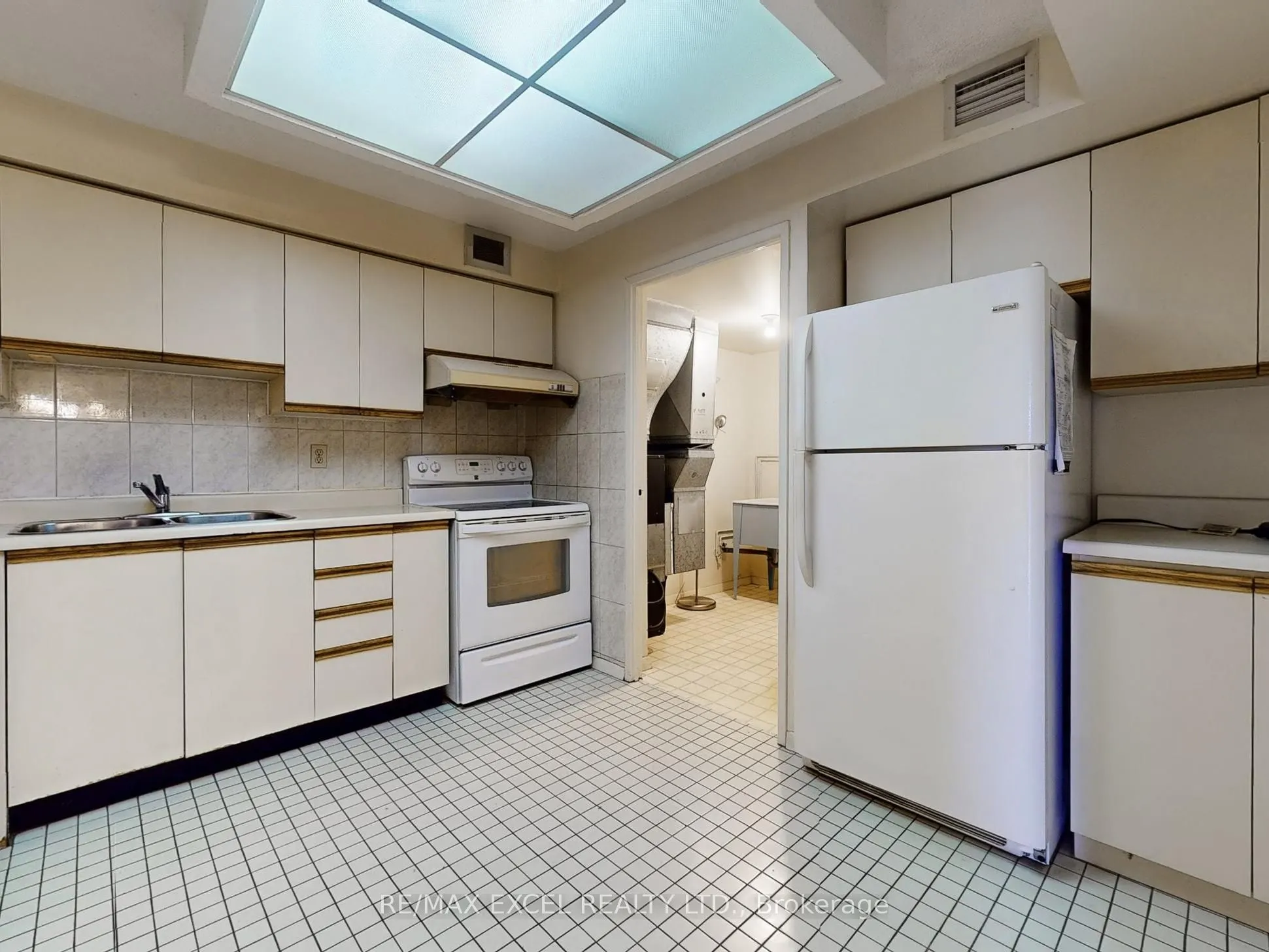 188 Spadina Avenue, #406