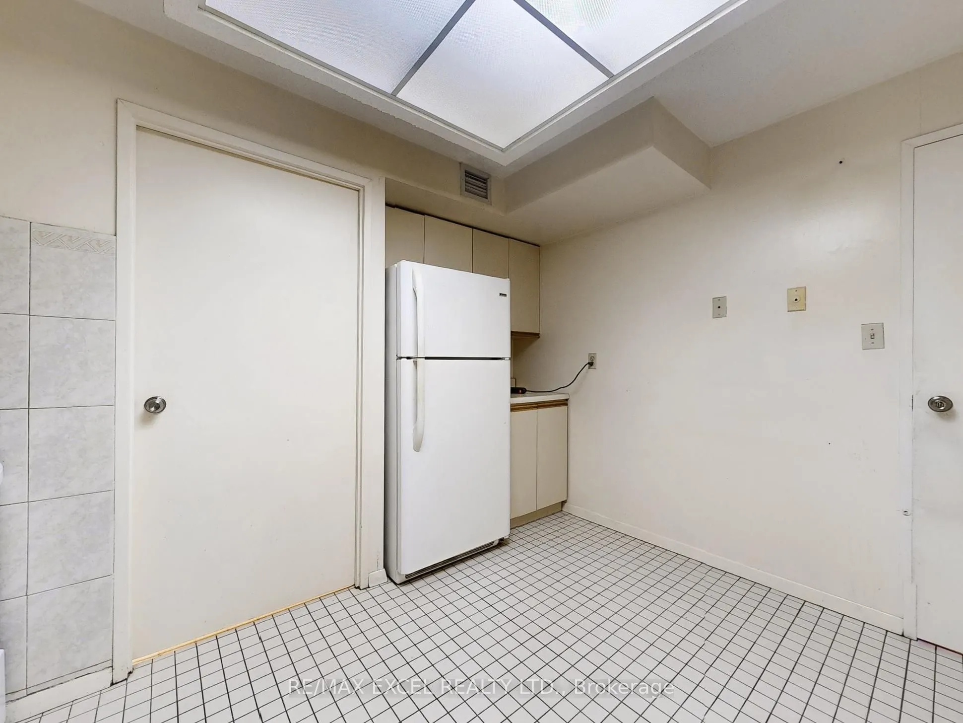 188 Spadina Avenue, #406