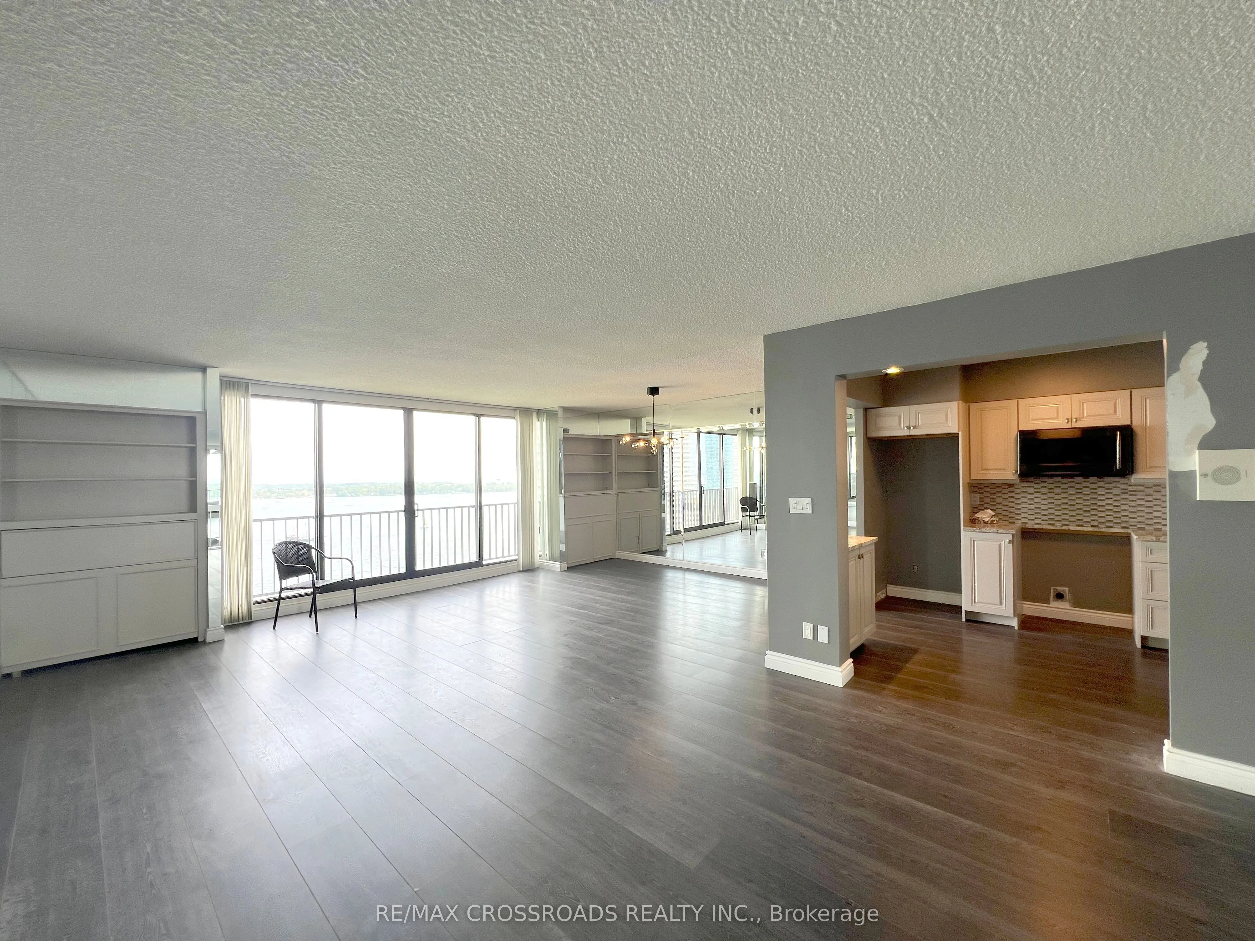 33 Harbour Square, #2212