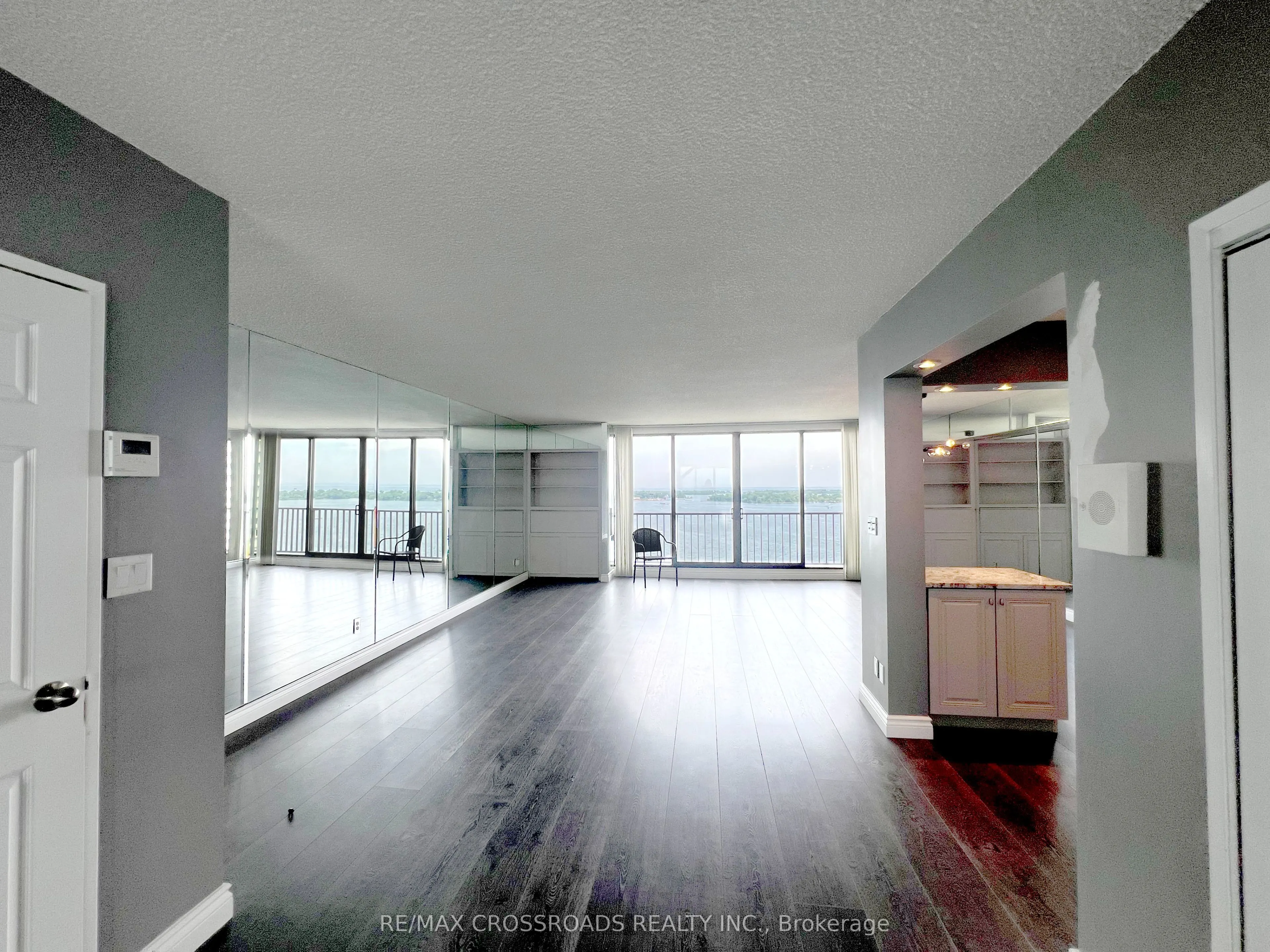 33 Harbour Square, #2212