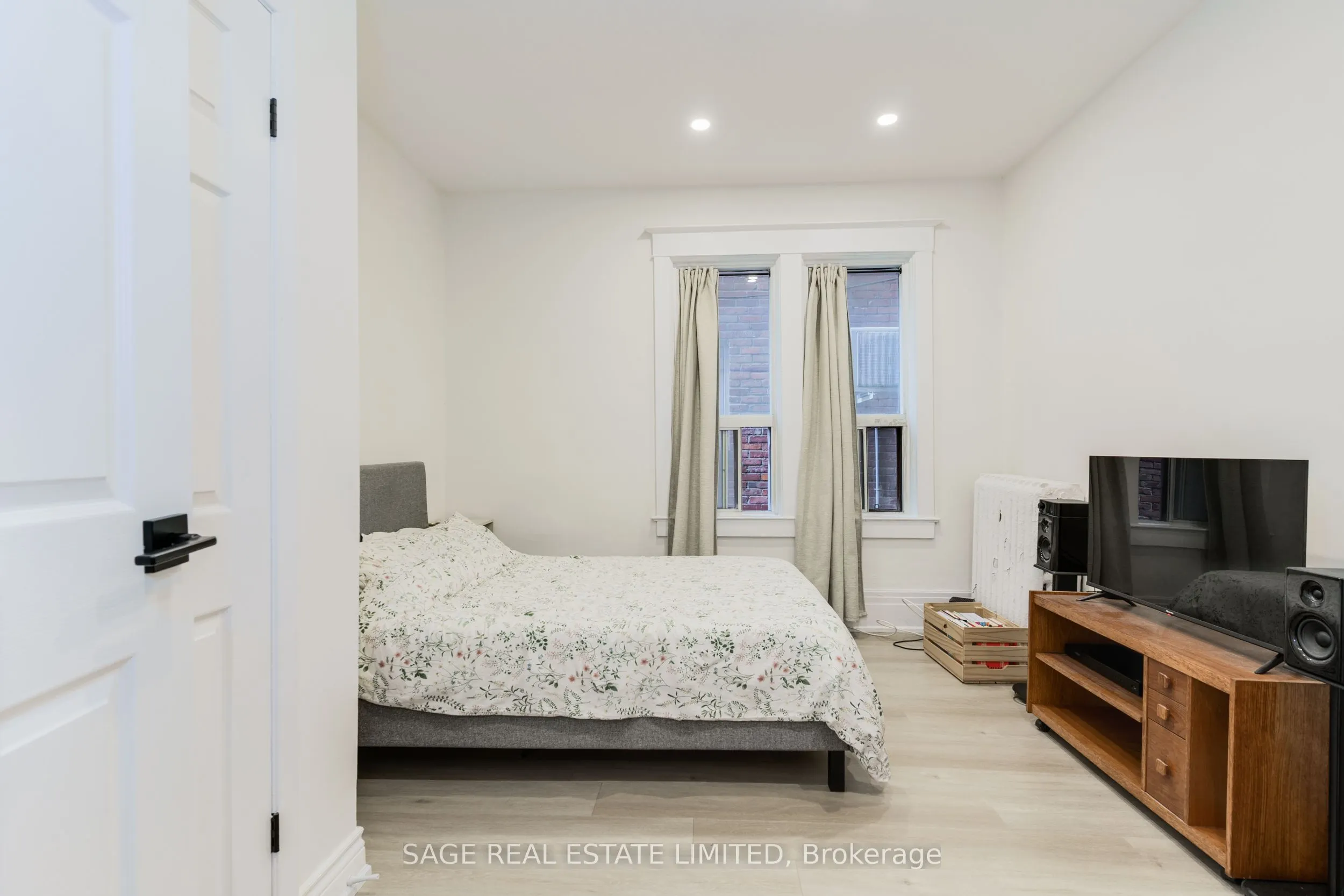37 Rusholme Road, #Main